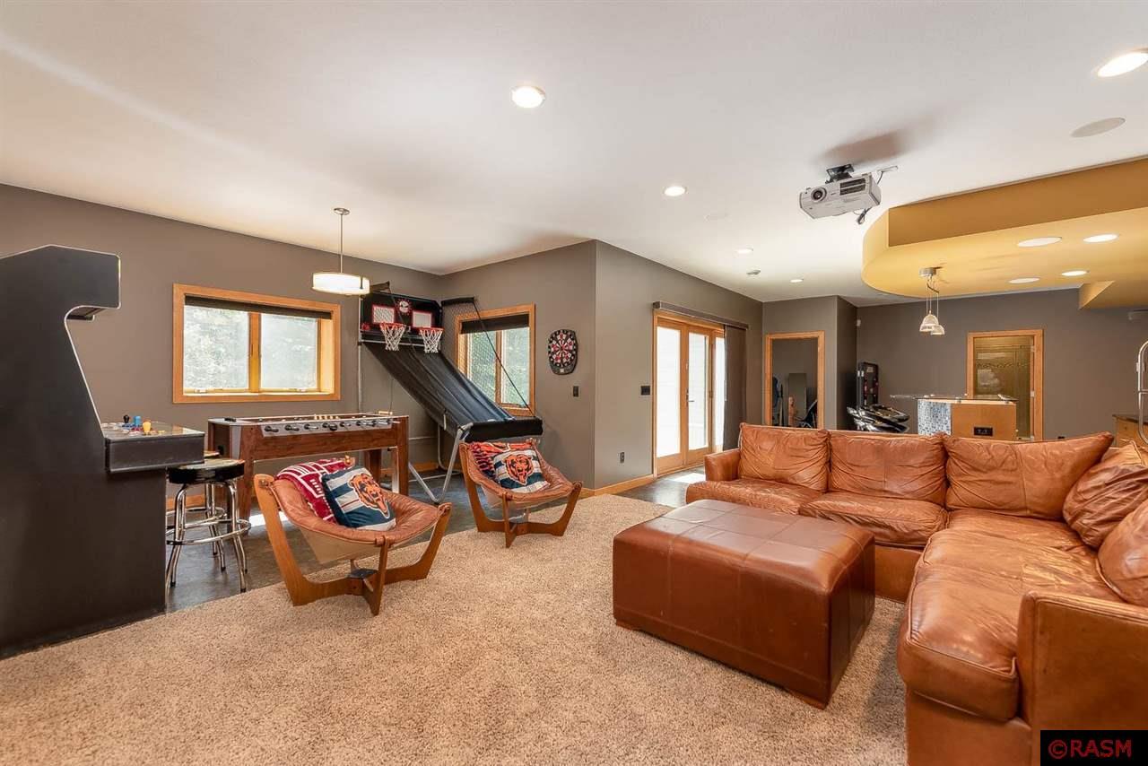 Mankato, Minnesota, 56001, United States, 5 Bedrooms Bedrooms, ,3 BathroomsBathrooms,Residential,For Sale,1976470