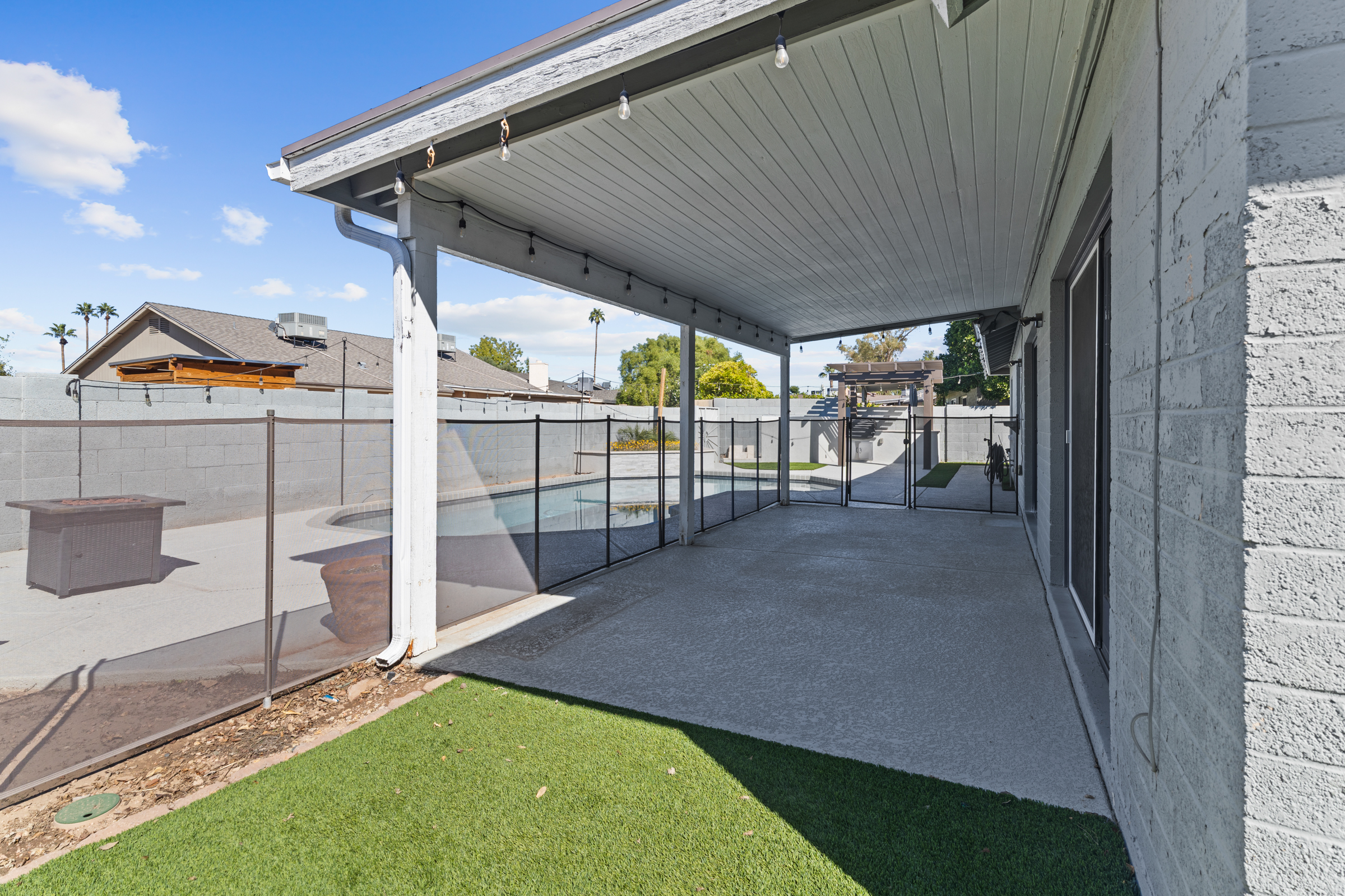 Tempe, Arizona, 85283, United States, 4 Bedrooms Bedrooms, ,2 BathroomsBathrooms,Residential,For Sale,1976655