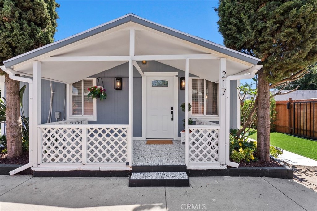 Santa Ana, California, 92701, United States, ,Residential,For Sale,1849845
