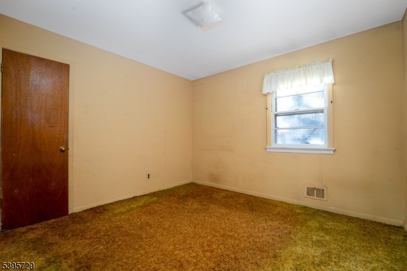 Readington Twp., New Jersey, 08822, United States, 4 Bedrooms Bedrooms, ,2 BathroomsBathrooms,Residential,For Sale,1989694