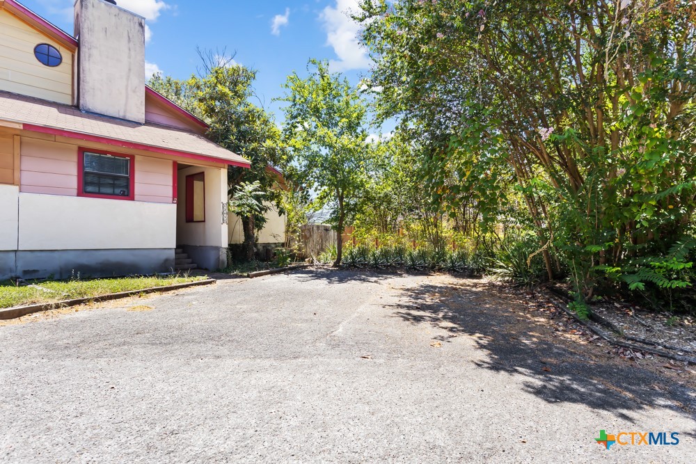 Hazelton St, San Marcos, TX 78666 #1