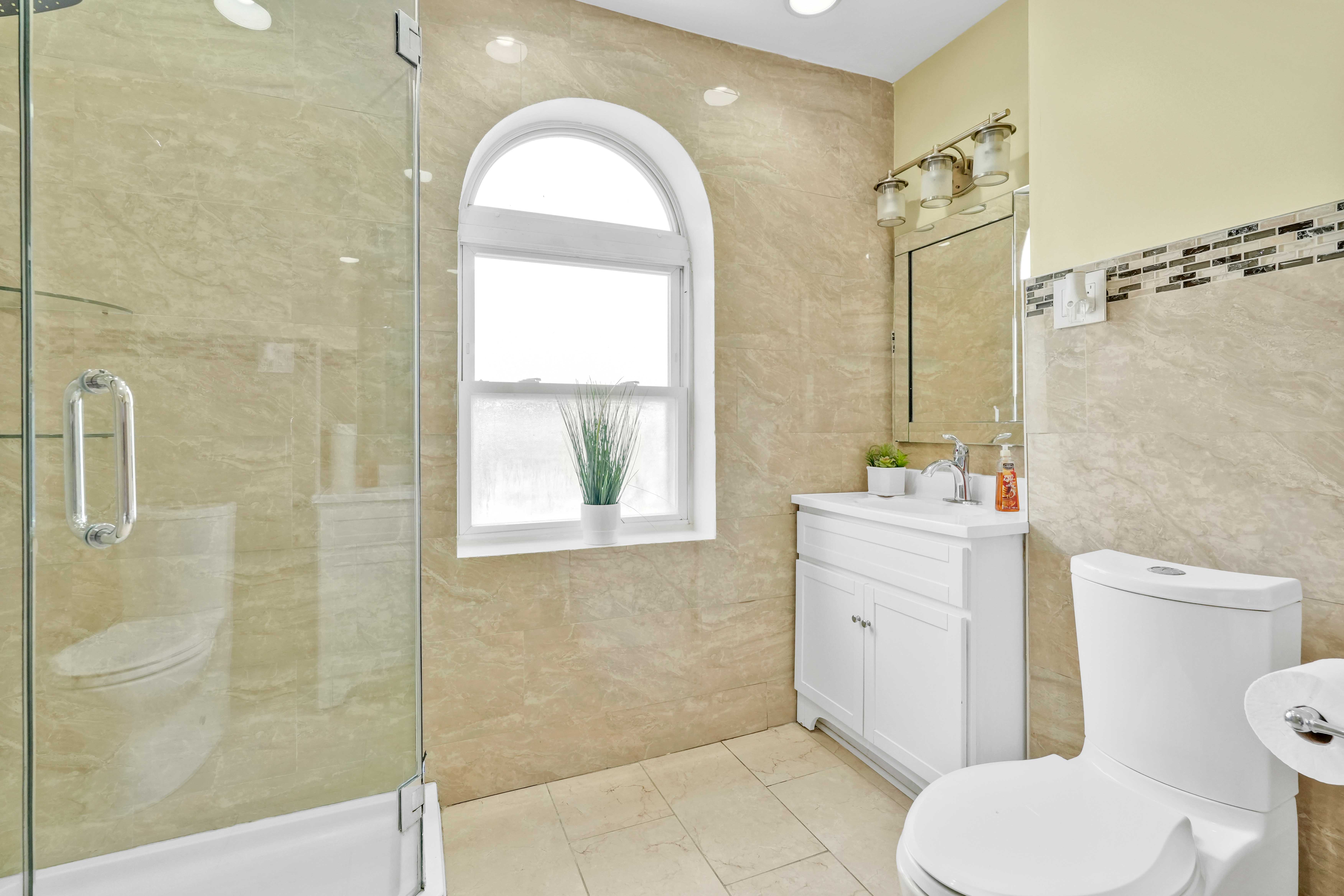 Laurelton, New York, 11413, United States, 3 Bedrooms Bedrooms, ,4 BathroomsBathrooms,Residential,For Sale,1944975