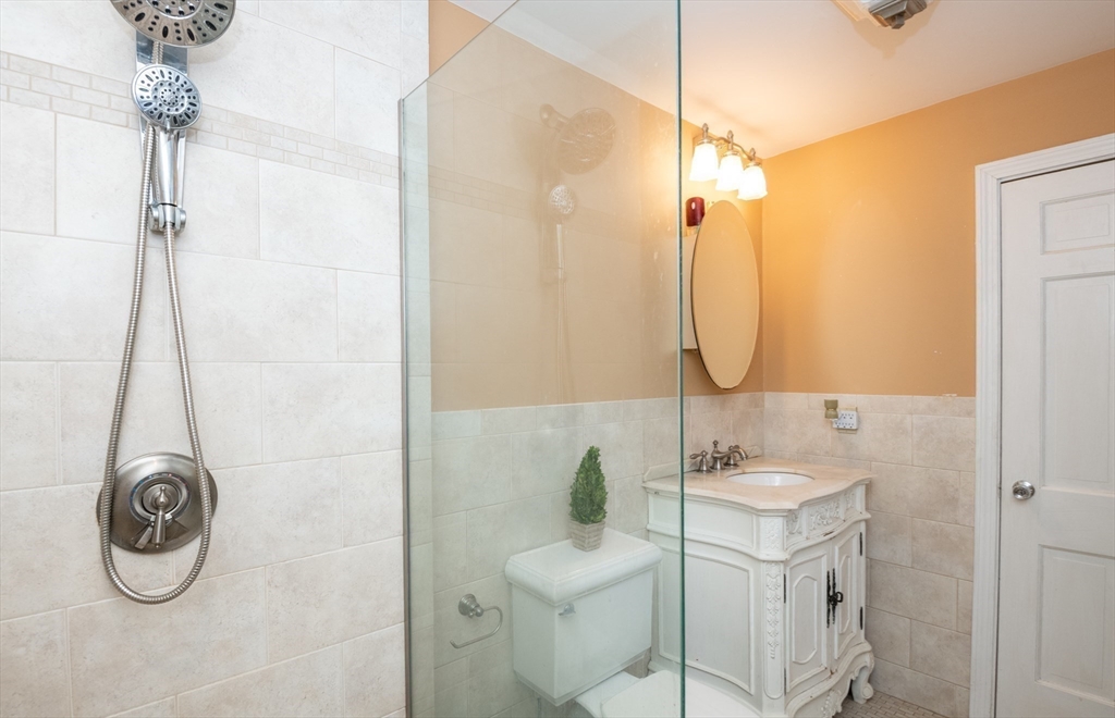 Lynnfield, Massachusetts, 01940, United States, 4 Bedrooms Bedrooms, ,3 BathroomsBathrooms,Residential,For Sale,2029876