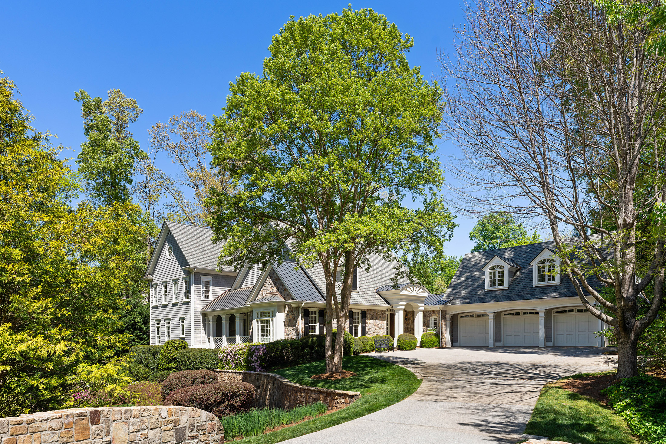  Stunning Estate with Pool Set on 1.3+/- Private Acres - 物件實景