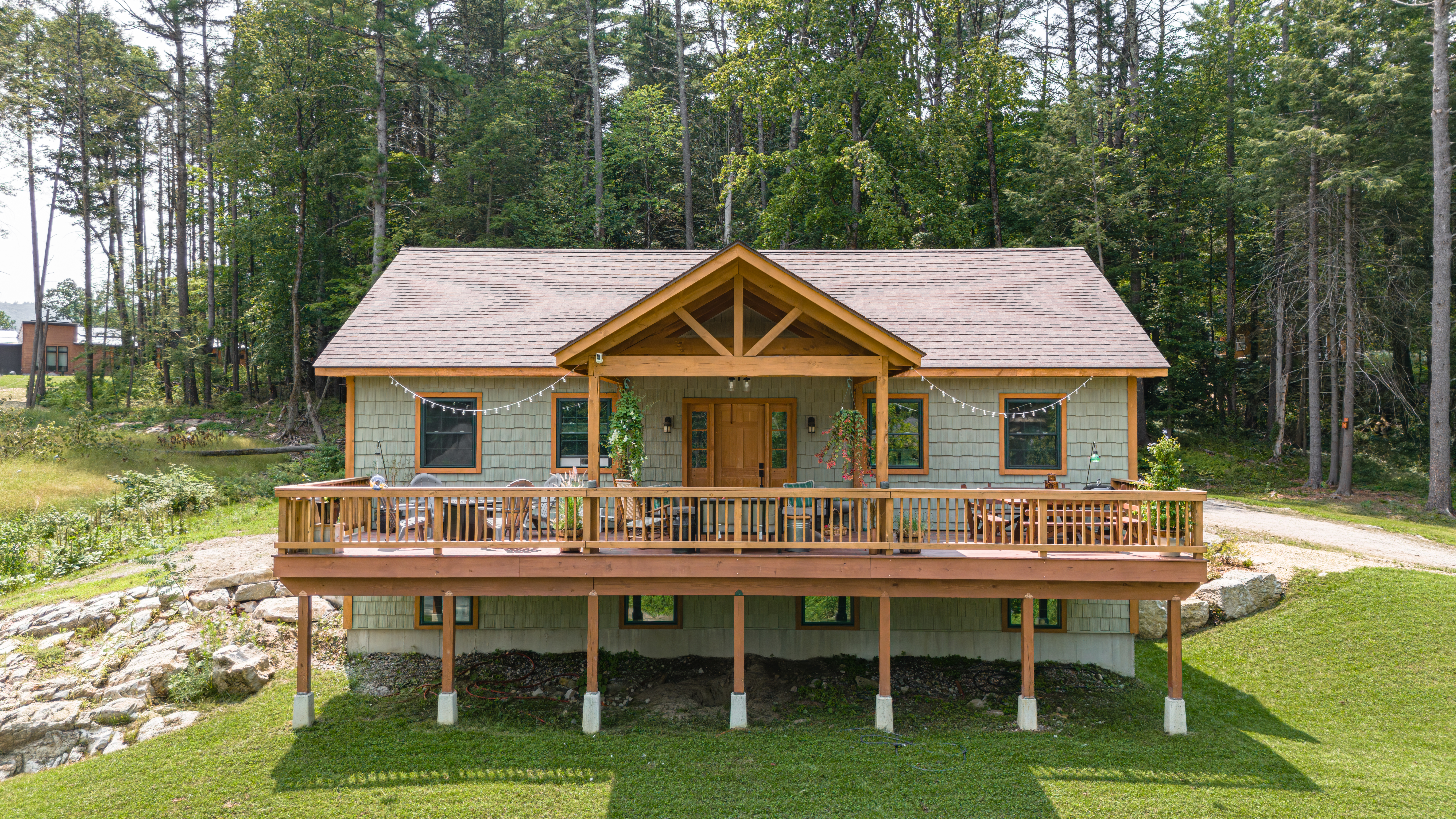  New-Construction Craftsman Contemporary with Hiking at Your Fingertips - 物件實景