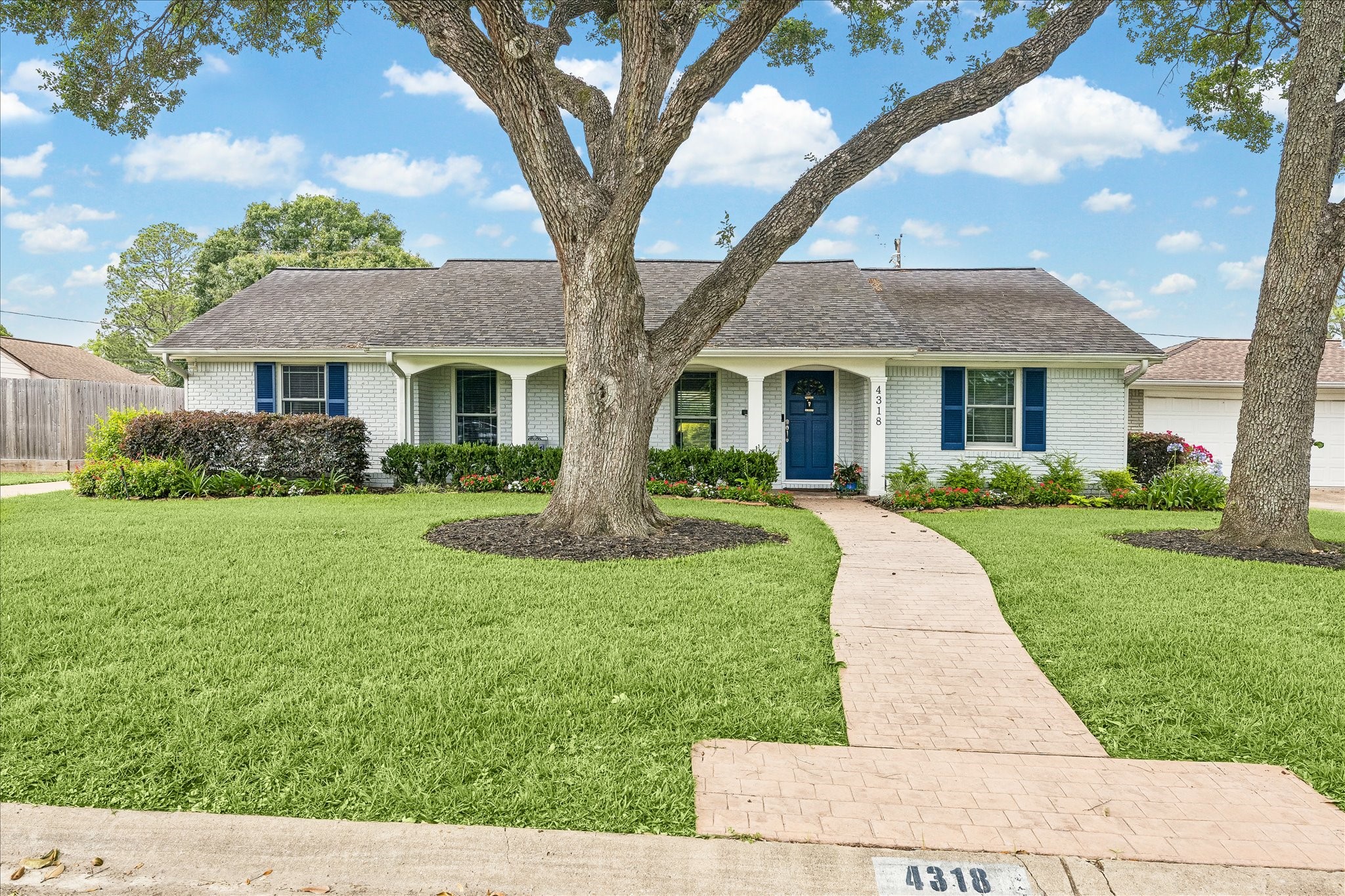  4318 Stillbrooke Drive - 物件實景