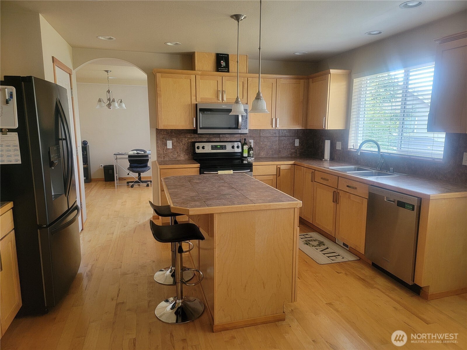 Marysville, Washington, 98270, United States, 4 Bedrooms Bedrooms, ,3 BathroomsBathrooms,Residential,For Sale,1978243