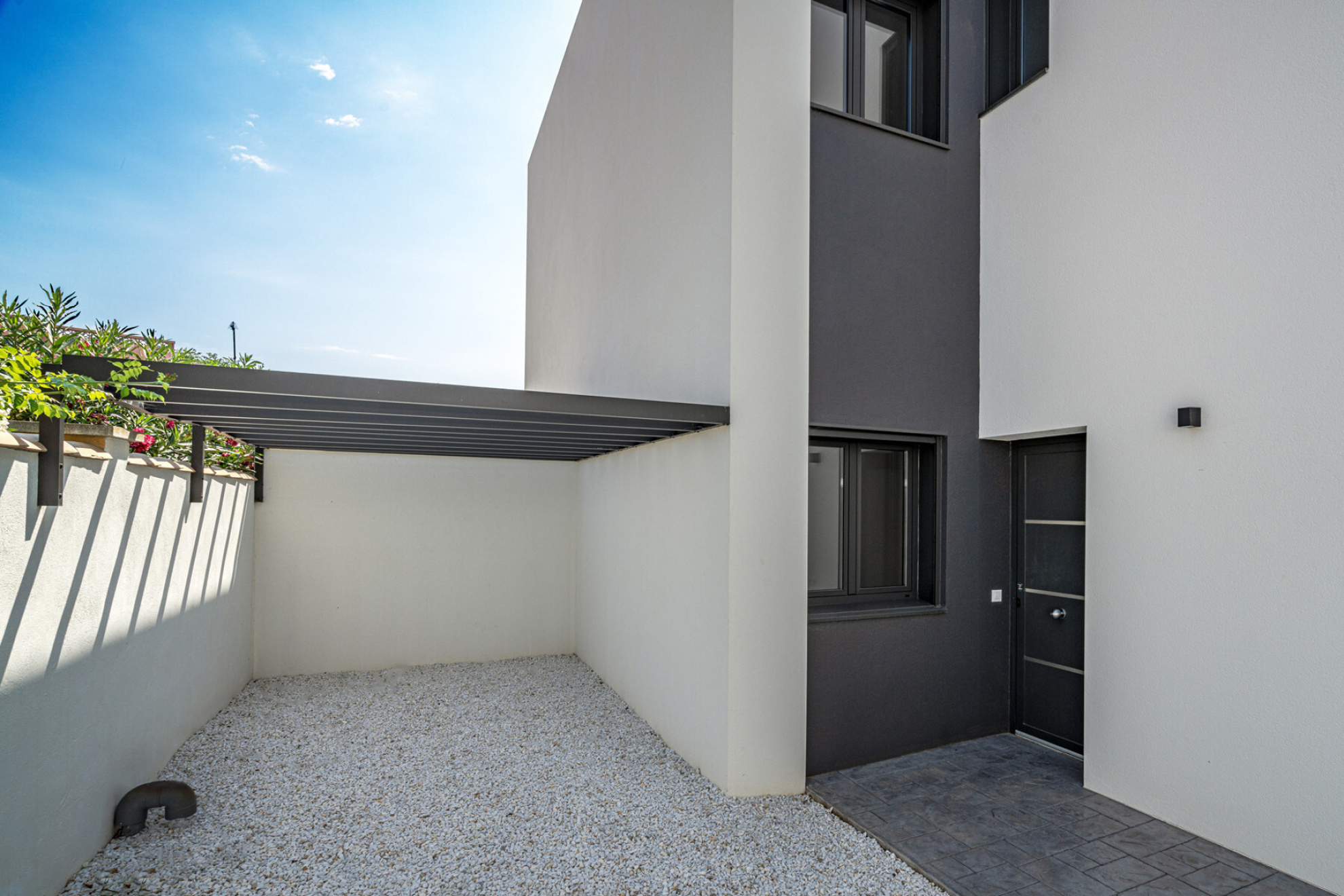  New minimalist building in Requesens - Empuriabrava - 物件實景