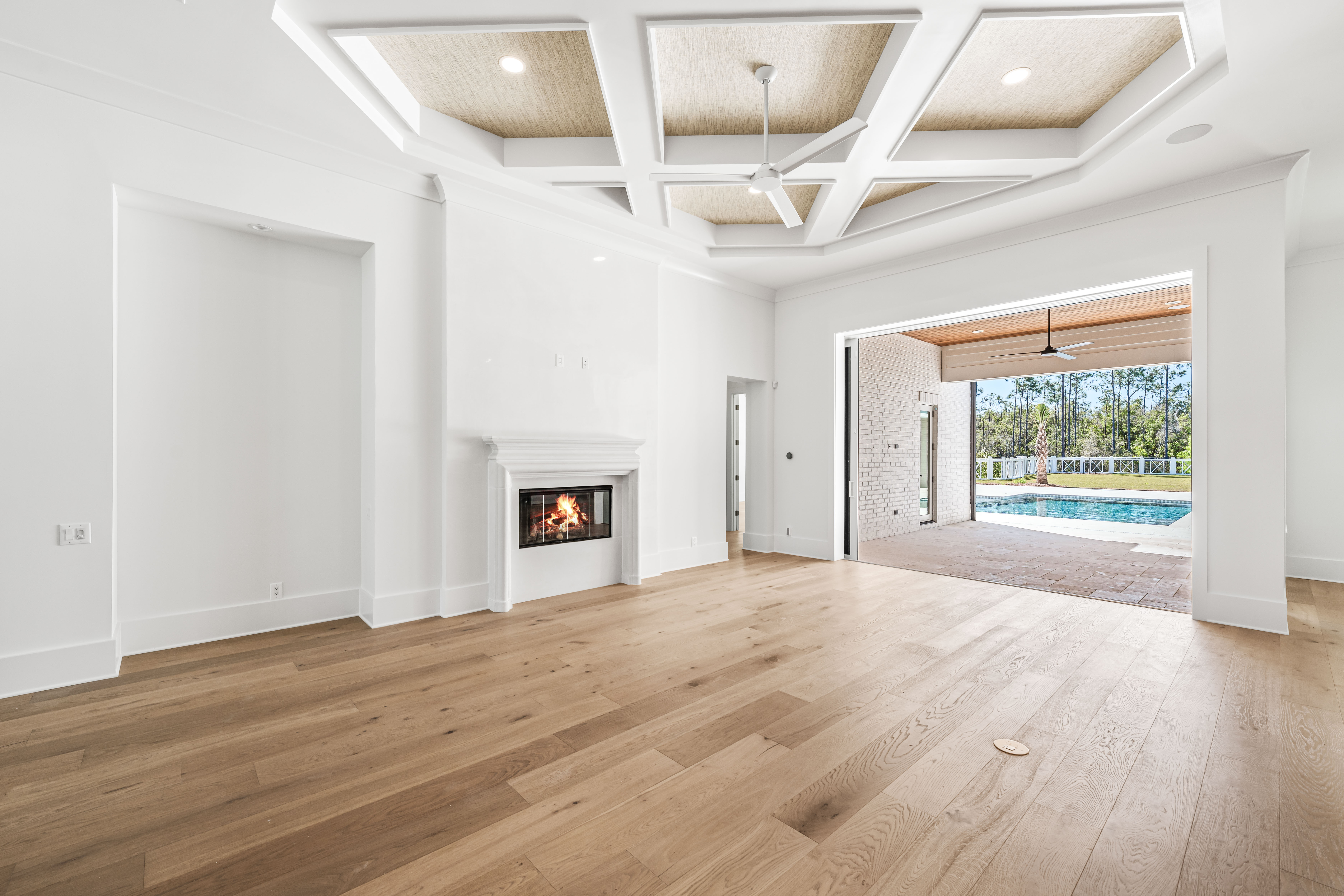  Magnificent Half-Acre Estate With Outdoor Oasis and Casita - 物件實景