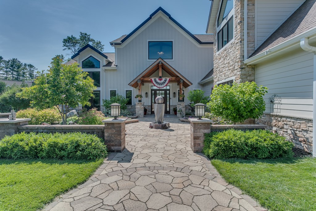 Sturgeon Bay, Wisconsin, 54235, United States, 3 Bedrooms Bedrooms, ,5 BathroomsBathrooms,Residential,For Sale,1941719