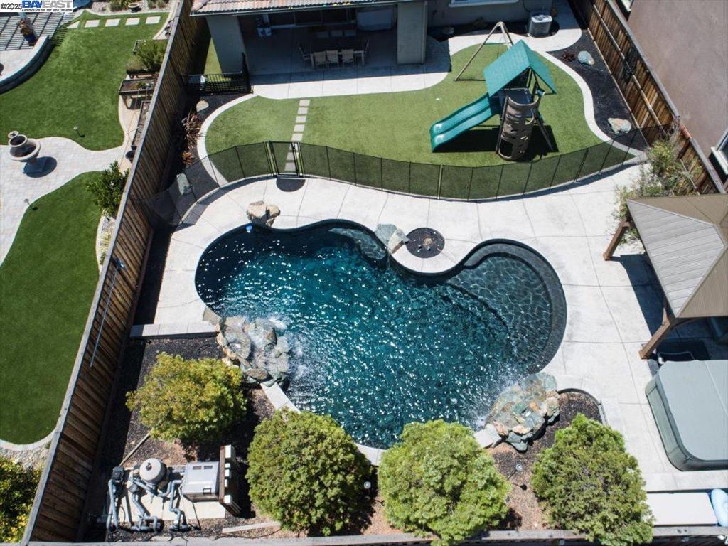 Tracy, California, 95377, United States, 5 Bedrooms Bedrooms, ,4 BathroomsBathrooms,Residential,For Sale,1943891