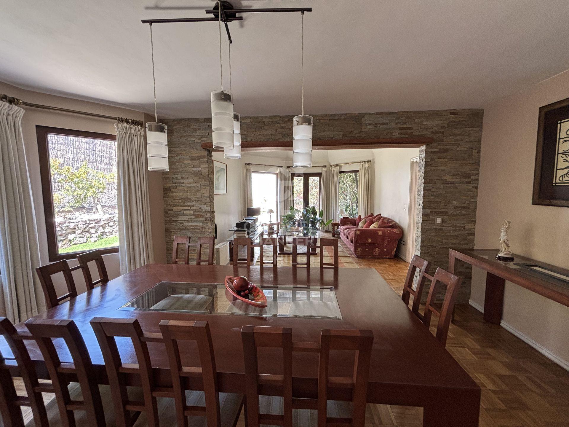 La Reina, Chile, 5 Bedrooms Bedrooms, ,5 BathroomsBathrooms,Residential,For Sale,1779147