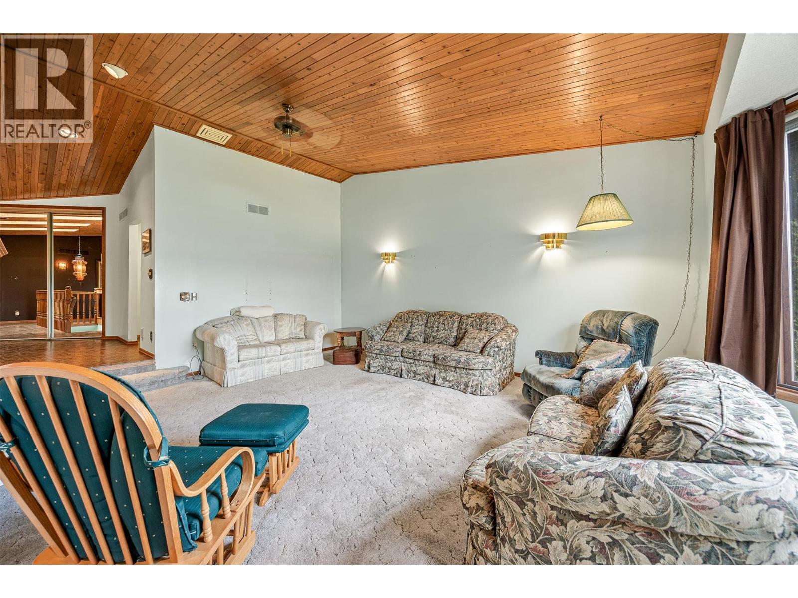 KELOWNA, British Columbia, V1V 1J5, CA, 2 Bedrooms Bedrooms, ,2 BathroomsBathrooms,Residential,For Sale,1948319