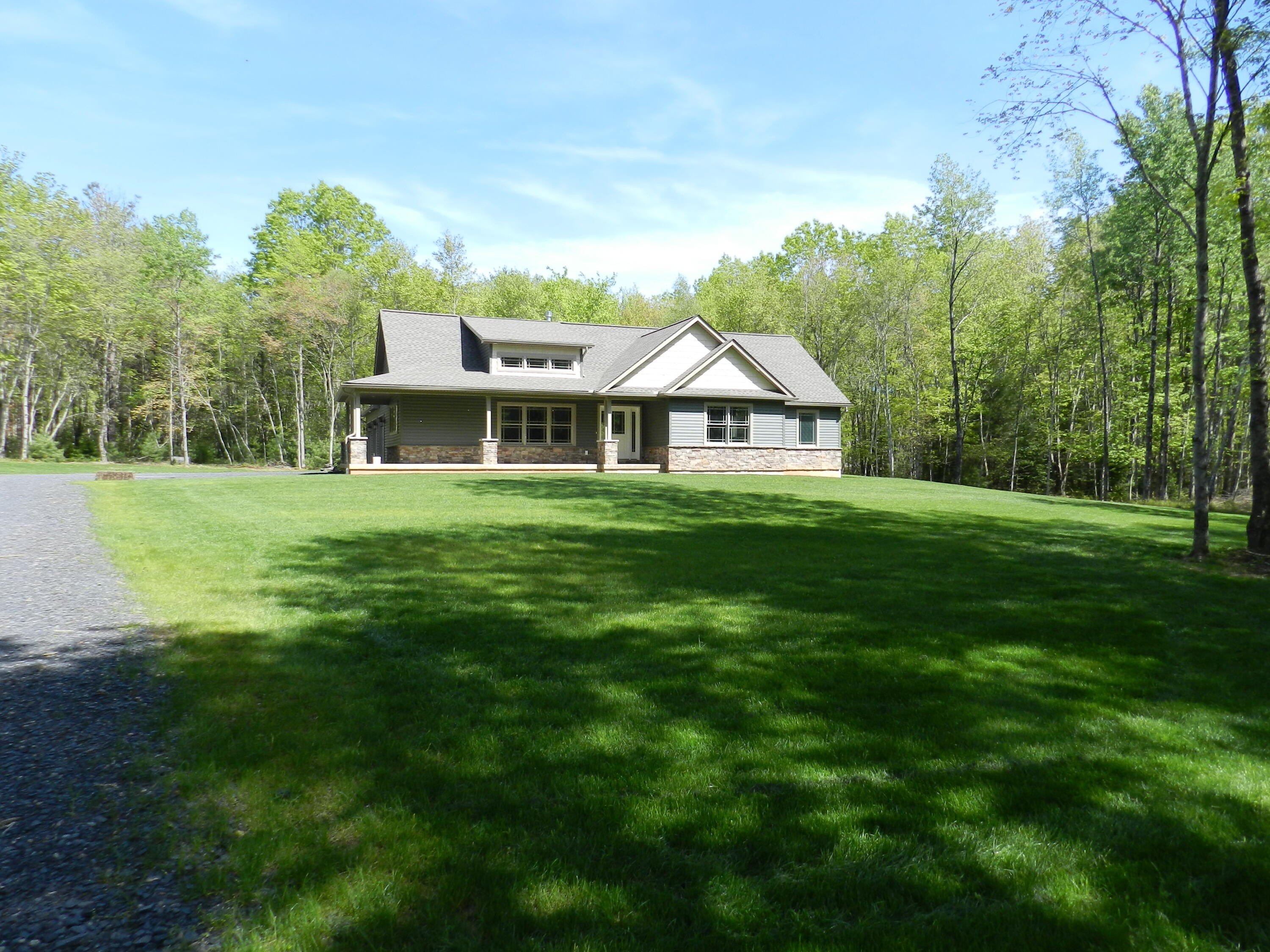 Kunkletown, Pennsylvania, 18058, United States, 3 Bedrooms Bedrooms, ,2 BathroomsBathrooms,Residential,For Sale,1896386