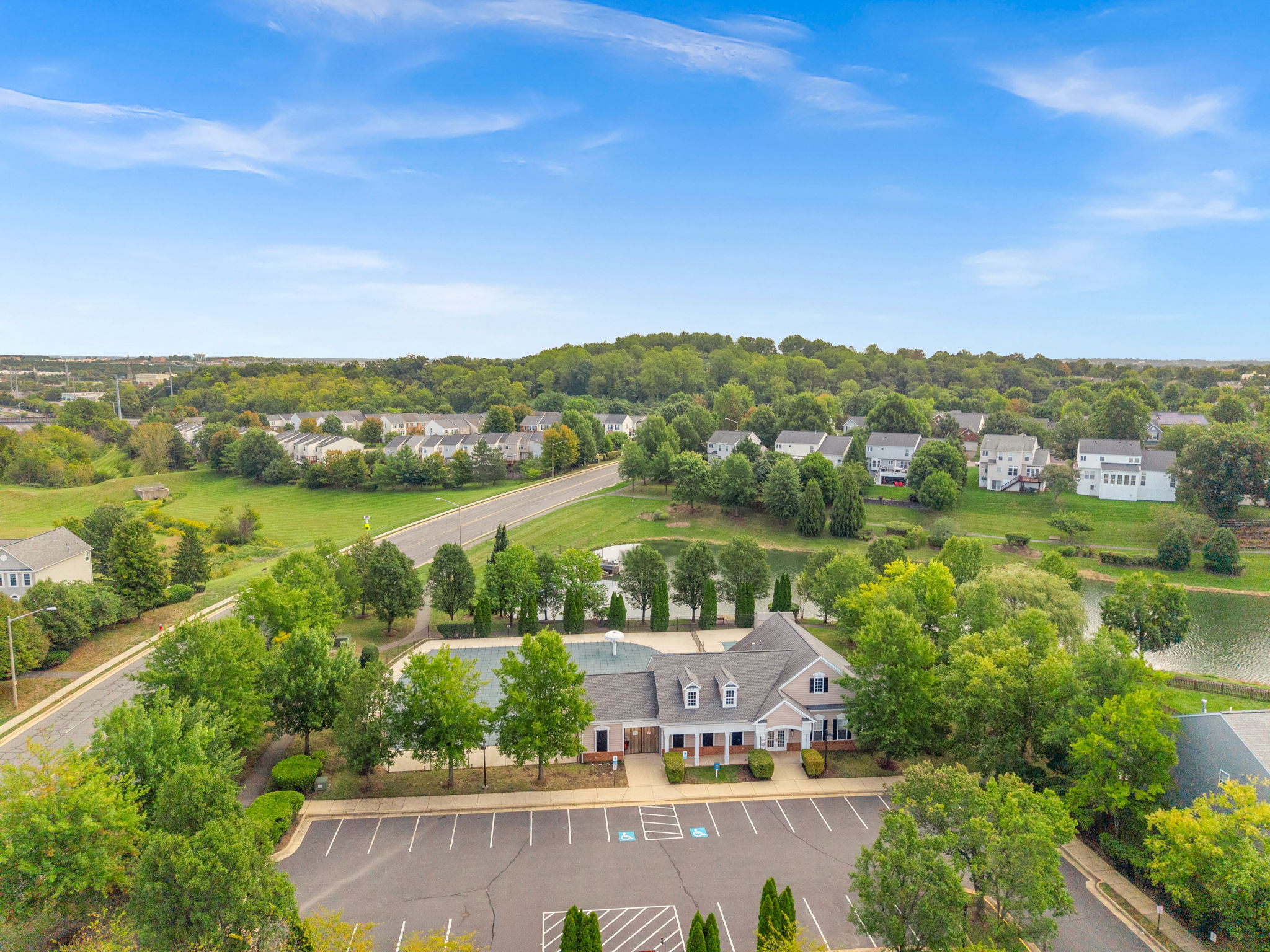  348 Ebaugh Drive SE, Leesburg, VA, 20175 - 物件實景