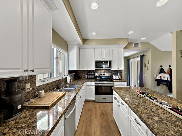 San Clemente, California, 92672, United States, 5 Bedrooms Bedrooms, ,7 BathroomsBathrooms,Residential,For Sale,1845987