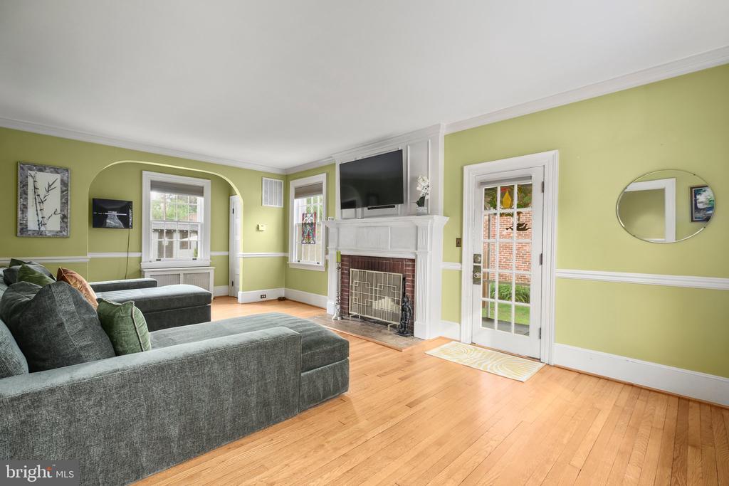 Fredericksburg, Virginia, 22401, United States, 4 Bedrooms Bedrooms, ,2 BathroomsBathrooms,Residential,For Sale,1826966
