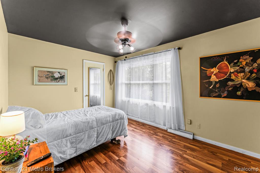 Lapeer, Michigan, 48446, United States, 4 Bedrooms Bedrooms, ,3 BathroomsBathrooms,Residential,For Sale,1982029