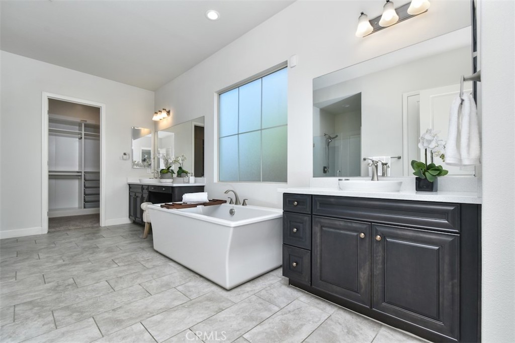 West Hills, California, 91304, United States, 5 Bedrooms Bedrooms, ,6 BathroomsBathrooms,Residential,For Sale,1847144