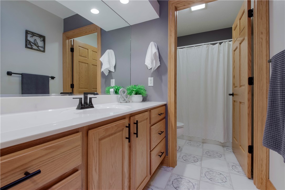 Chippewa Falls, Wisconsin, 54729, United States, 3 Bedrooms Bedrooms, ,4 BathroomsBathrooms,Residential,For Sale,1994232