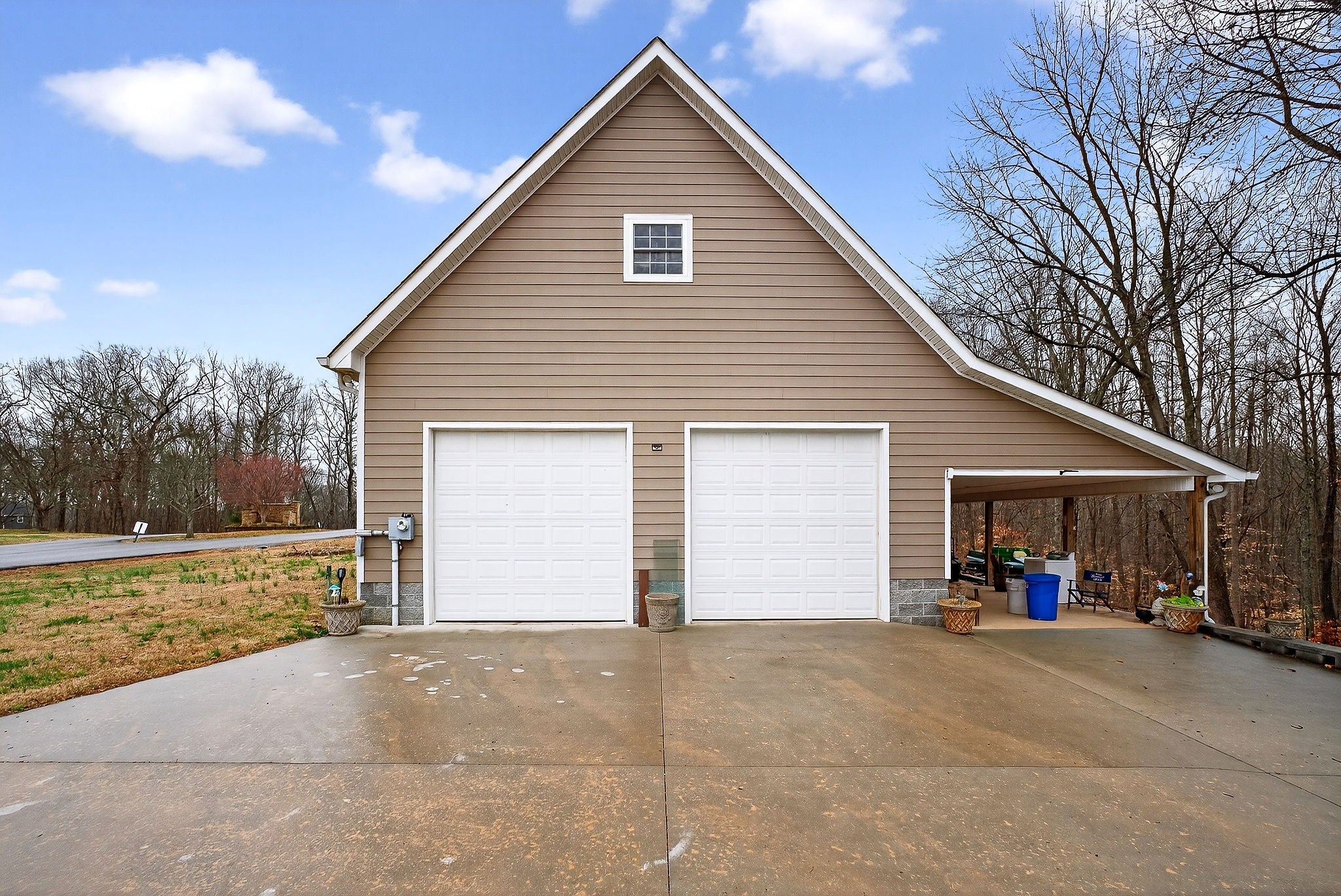 Smithville, Tennessee, 37166, United States, 4 Bedrooms Bedrooms, ,3 BathroomsBathrooms,Residential,For Sale,2008233