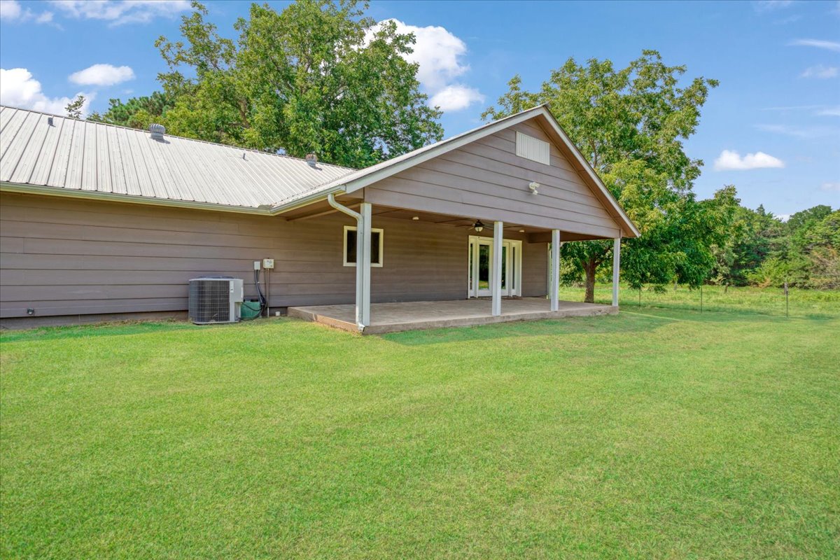 Savoy, Texas, 75479, United States, 3 Bedrooms Bedrooms, ,2 BathroomsBathrooms,Residential,For Sale,1979874