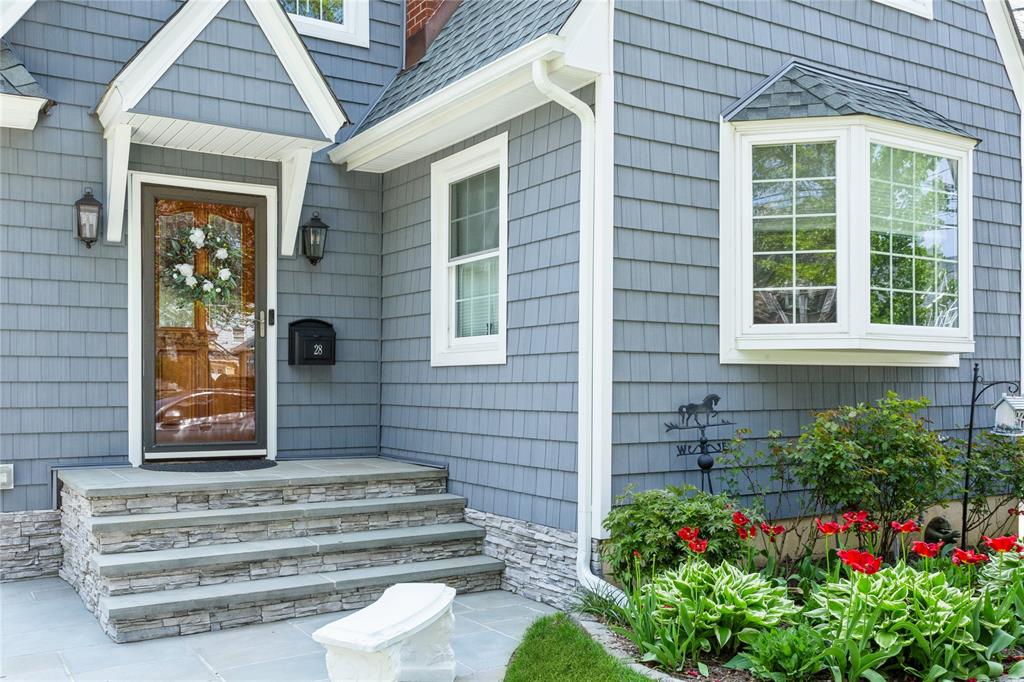 Floral Park, New York, 11001, United States, 3 Bedrooms Bedrooms, ,2 BathroomsBathrooms,Residential,For Sale,1798348