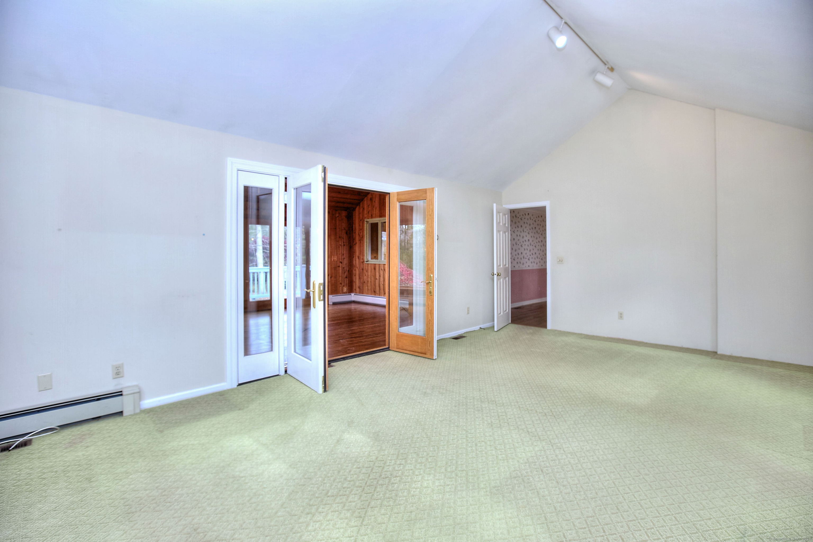 Westport, Connecticut, 06880, United States, 4 Bedrooms Bedrooms, ,3 BathroomsBathrooms,Residential,For Sale,1987489