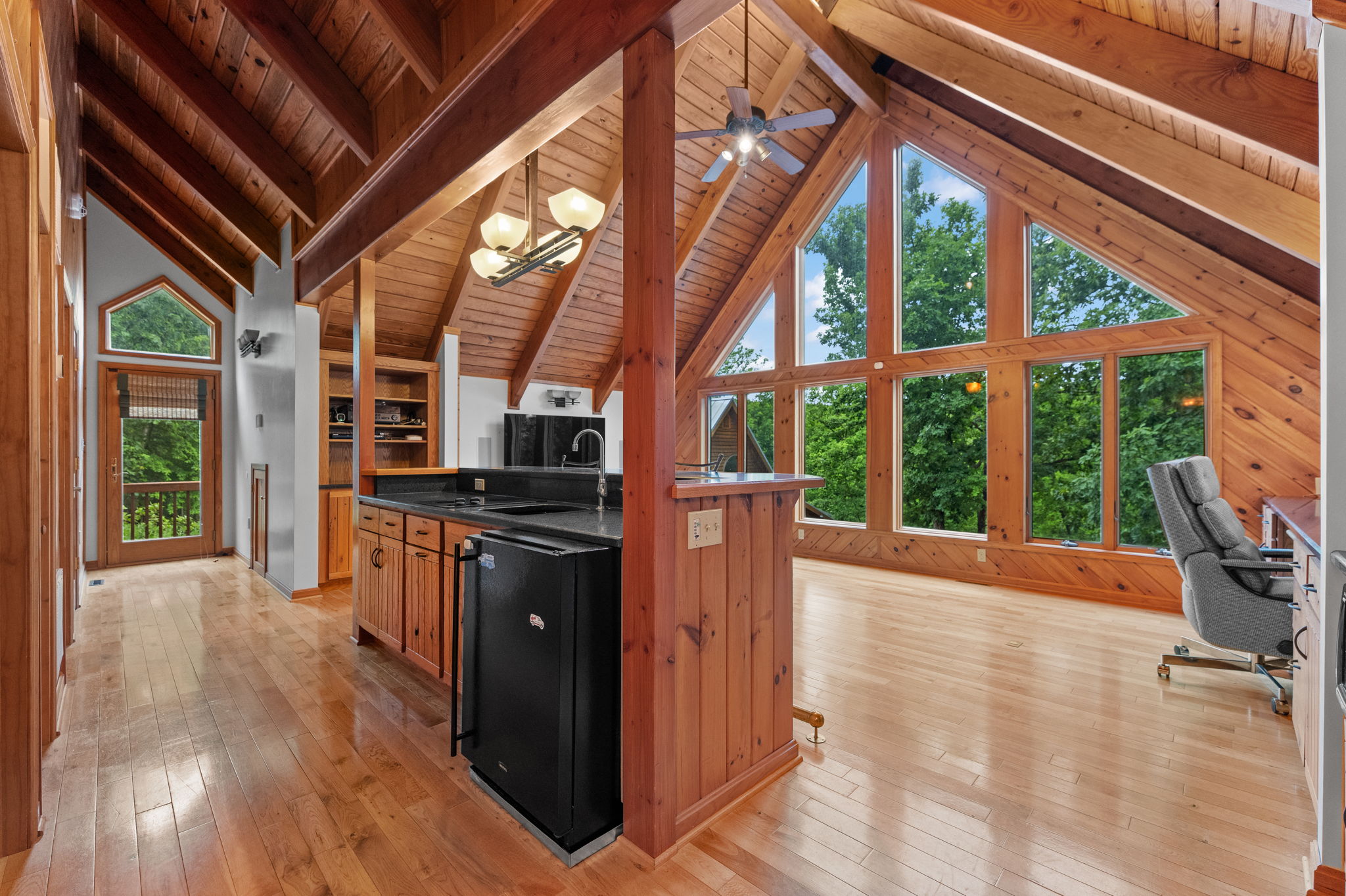  310 Red Gate Retreat Way, Berkeley Springs, WV 25411 - 物件實景