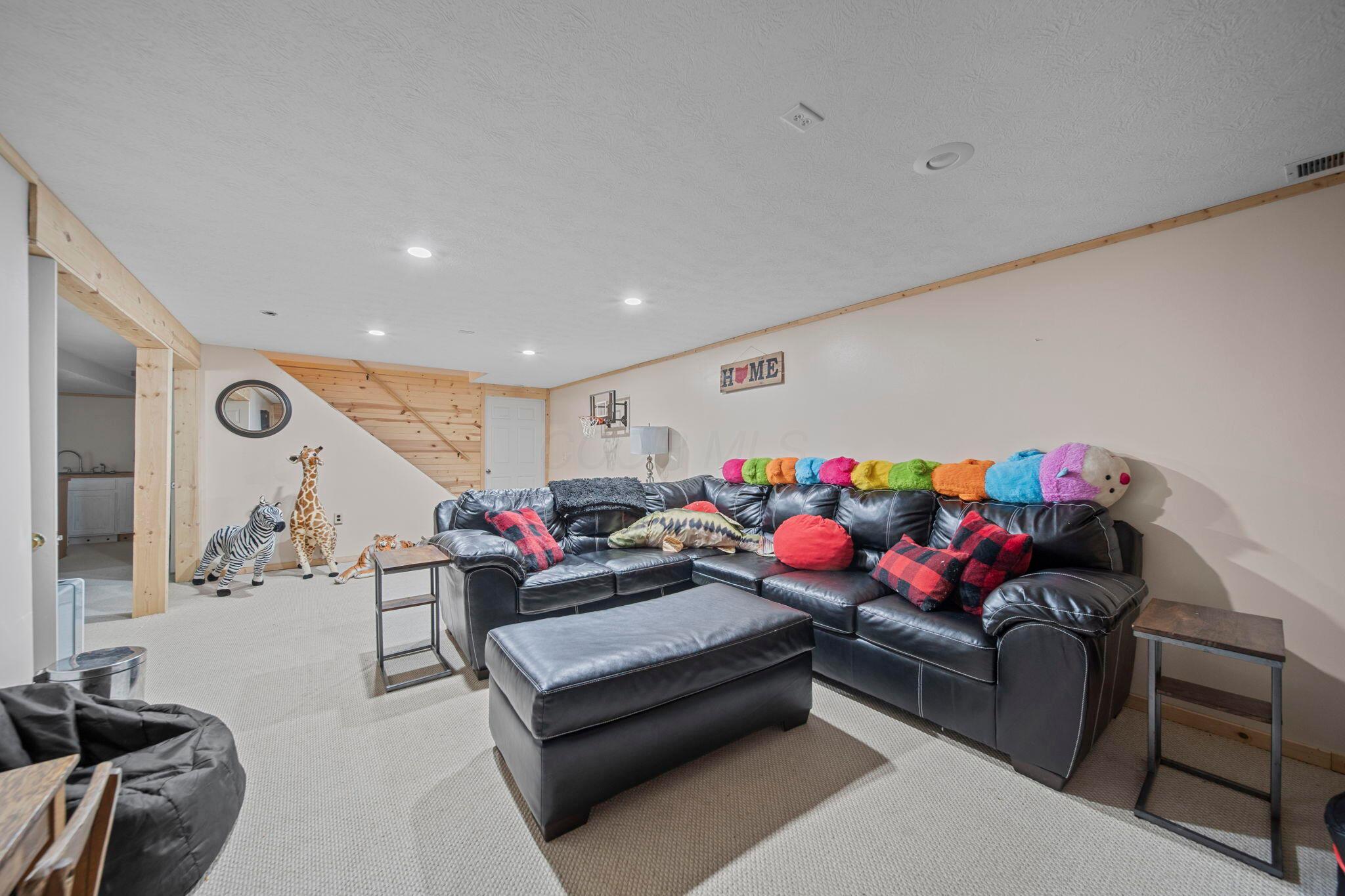 Marion, Ohio, 43302, United States, 4 Bedrooms Bedrooms, ,4 BathroomsBathrooms,Residential,For Sale,1961086