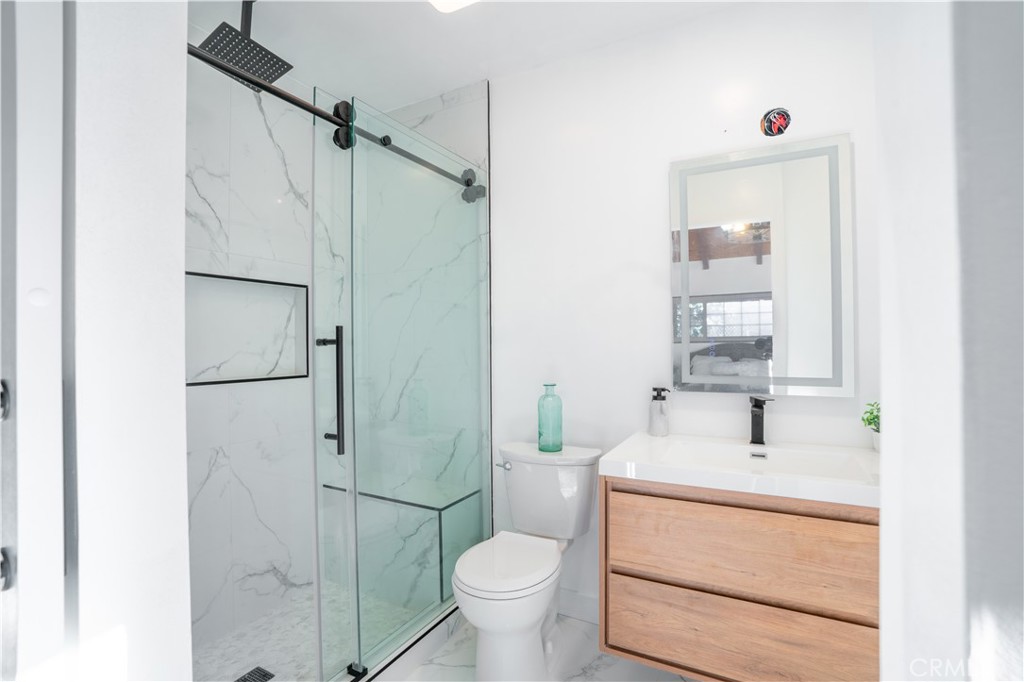 Inglewood, California, 90305, United States, 3 Bedrooms Bedrooms, ,2 BathroomsBathrooms,Residential,For Sale,1925175
