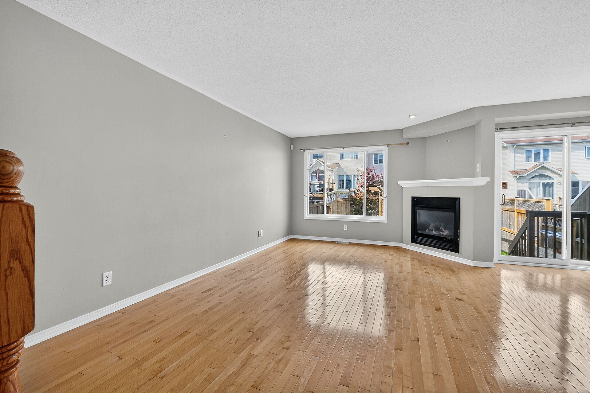 Ottawa, Ontario, K2W1E1, CA, 3 Bedrooms Bedrooms, ,3 BathroomsBathrooms,Residential,For Sale,1995671