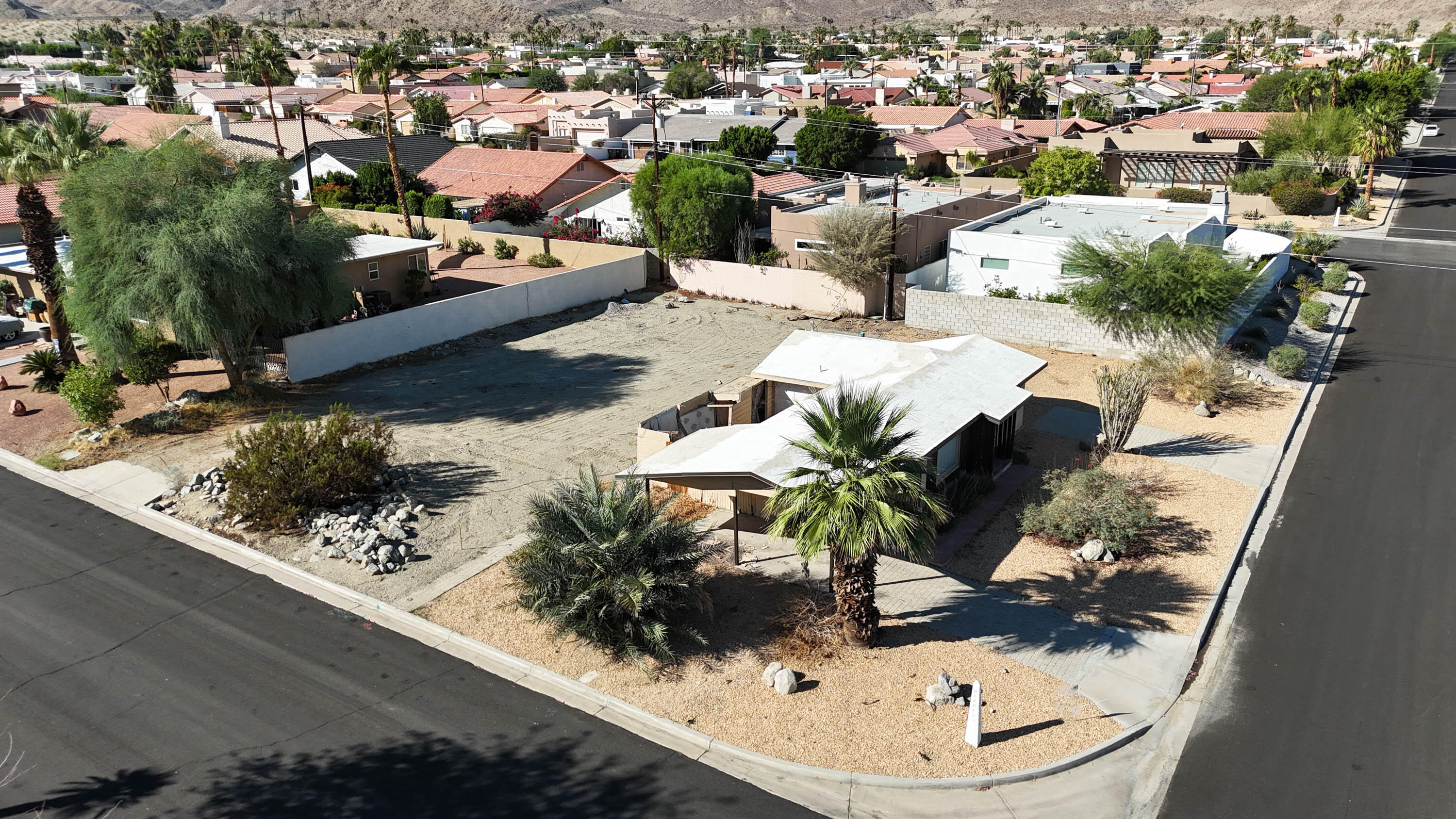 La Quinta, California, 92253, United States, 2 Bedrooms Bedrooms, ,1 BathroomBathrooms,Residential,For Sale,1961693