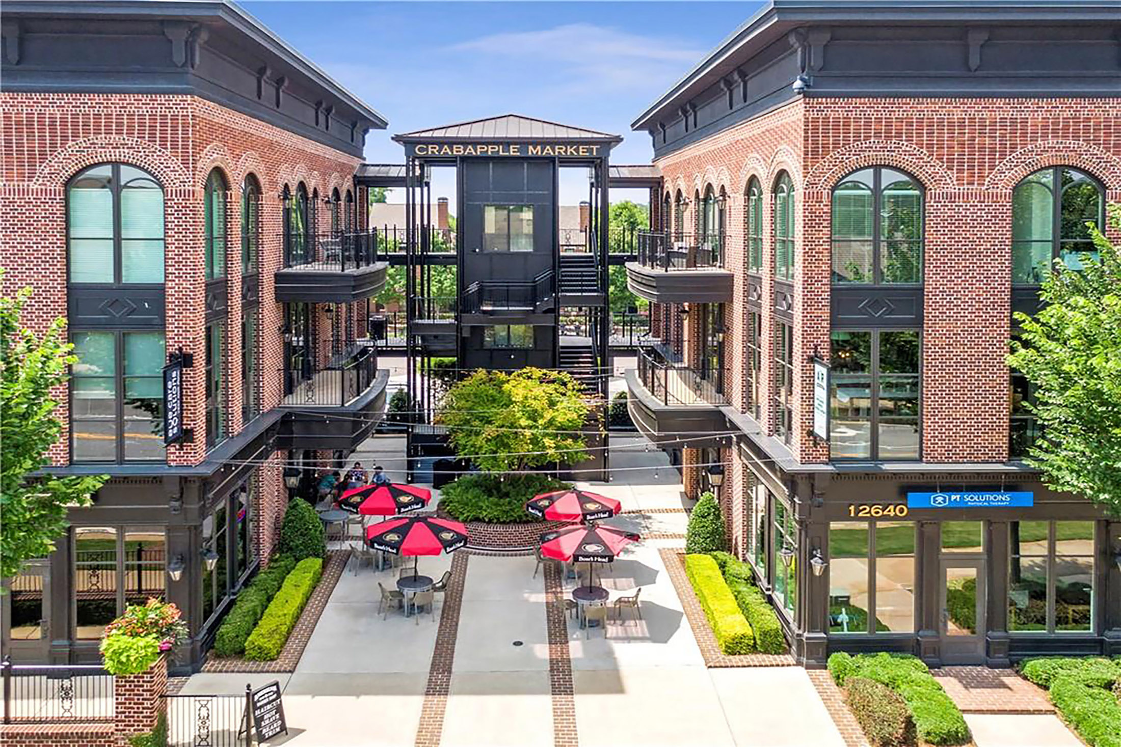  Set Within The Highly Sought-After Lake Haven At Crabapple Community - 物件實景