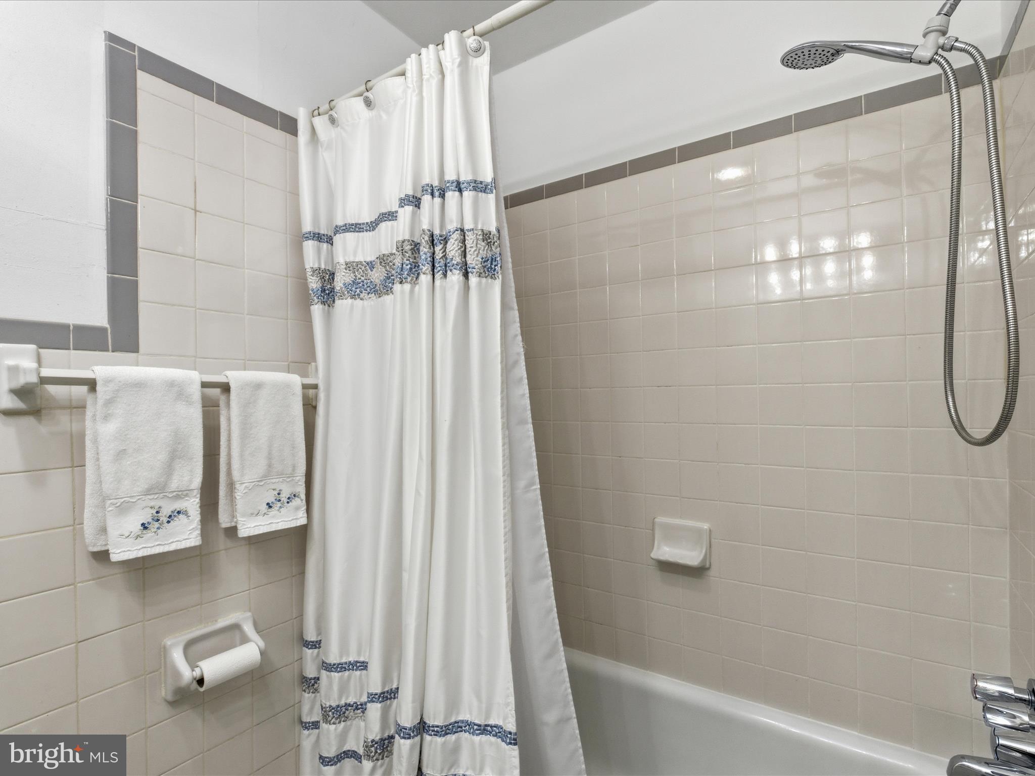 Silver Spring, Maryland, 20902, United States, 3 Bedrooms Bedrooms, ,3 BathroomsBathrooms,Residential,For Sale,1983635