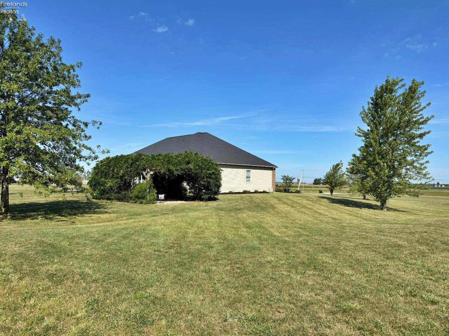 McComb, Ohio, 45858, United States, 4 Bedrooms Bedrooms, ,4 BathroomsBathrooms,Residential,For Sale,1978149