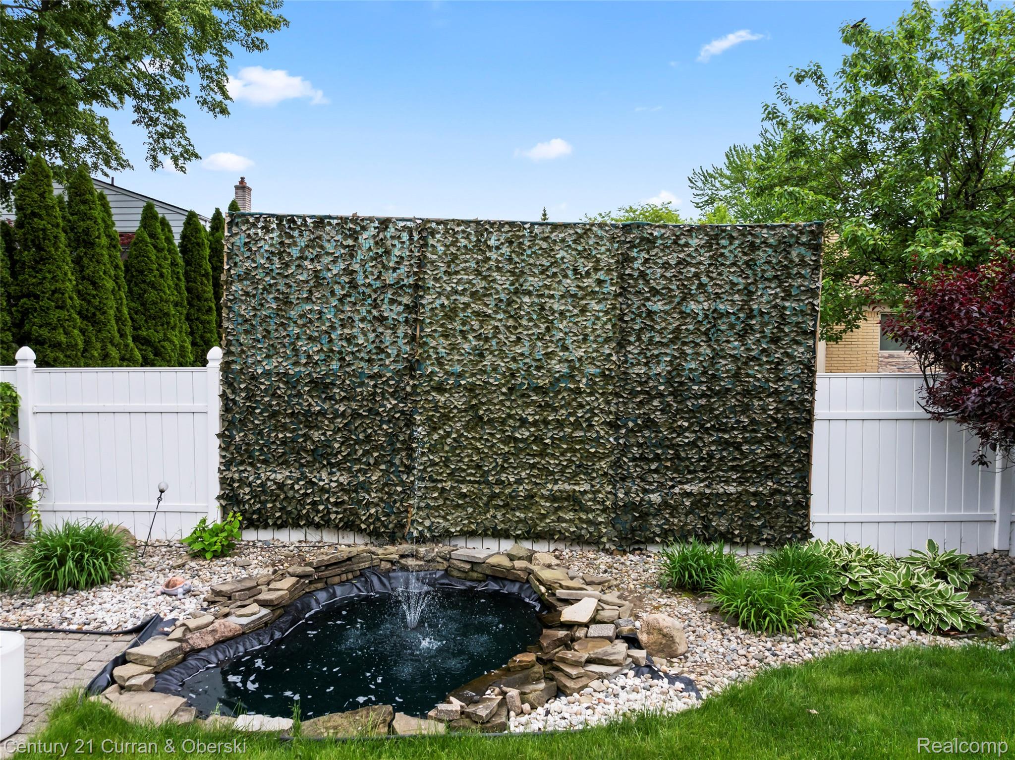 Dearborn Heights, Michigan, 48127, United States, 4 Bedrooms Bedrooms, ,4 BathroomsBathrooms,Residential,For Sale,1905495