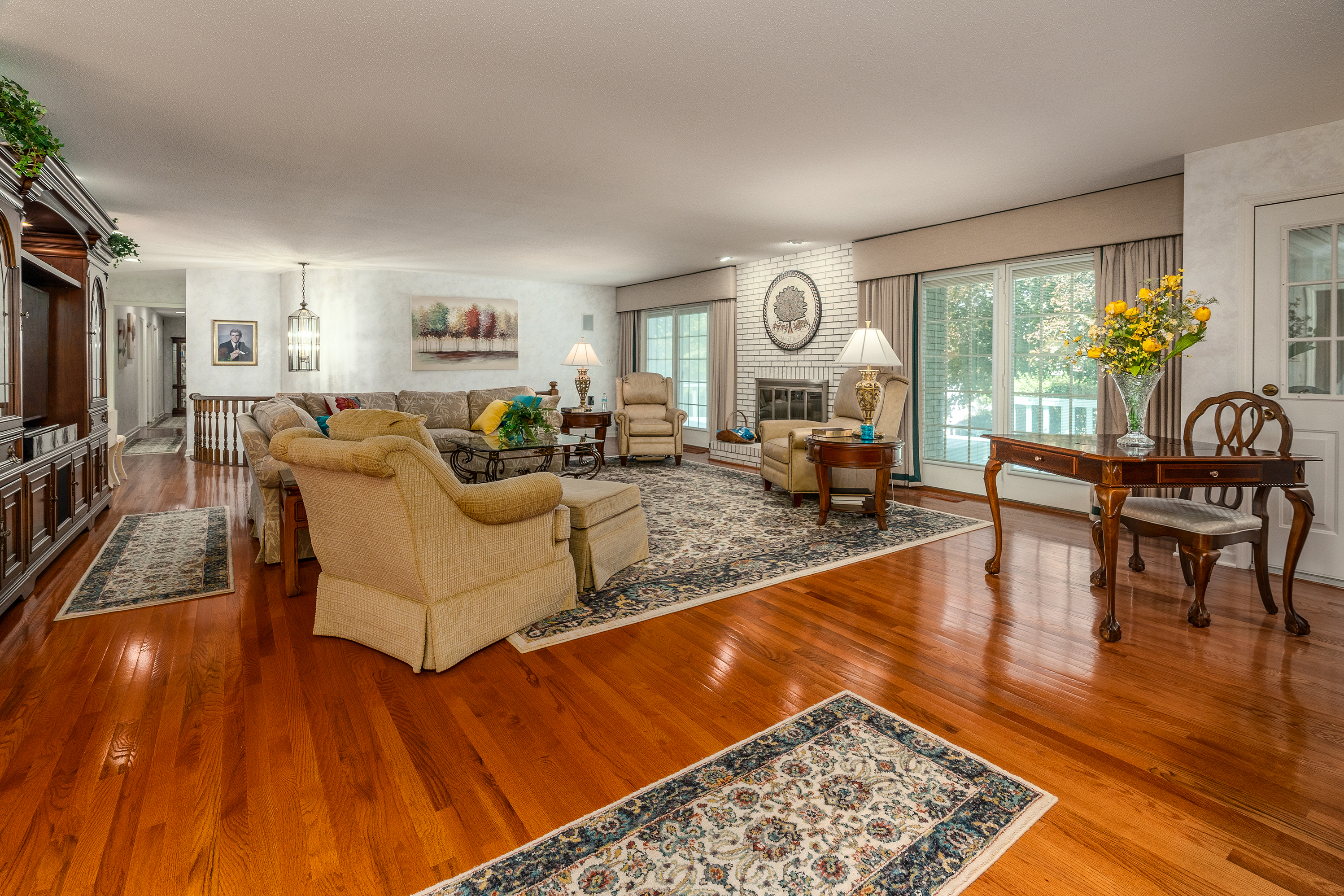 Marion, Illinois, 62959, United States, 7 Bedrooms Bedrooms, ,7 BathroomsBathrooms,Residential,For Sale,1979062