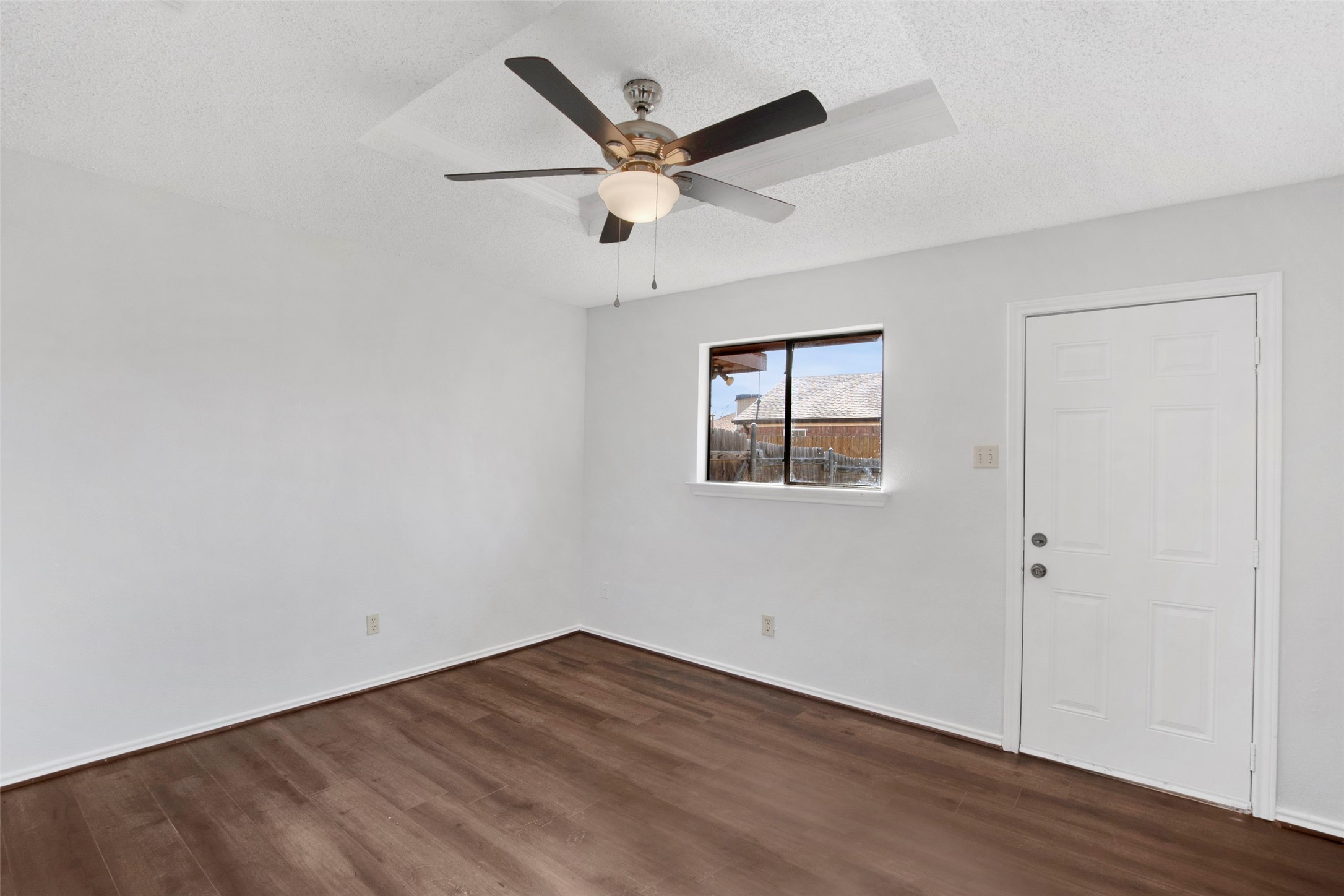 Sachse, Texas, 75048, United States, 6 Bedrooms Bedrooms, ,4 BathroomsBathrooms,Residential,For Sale,1805527