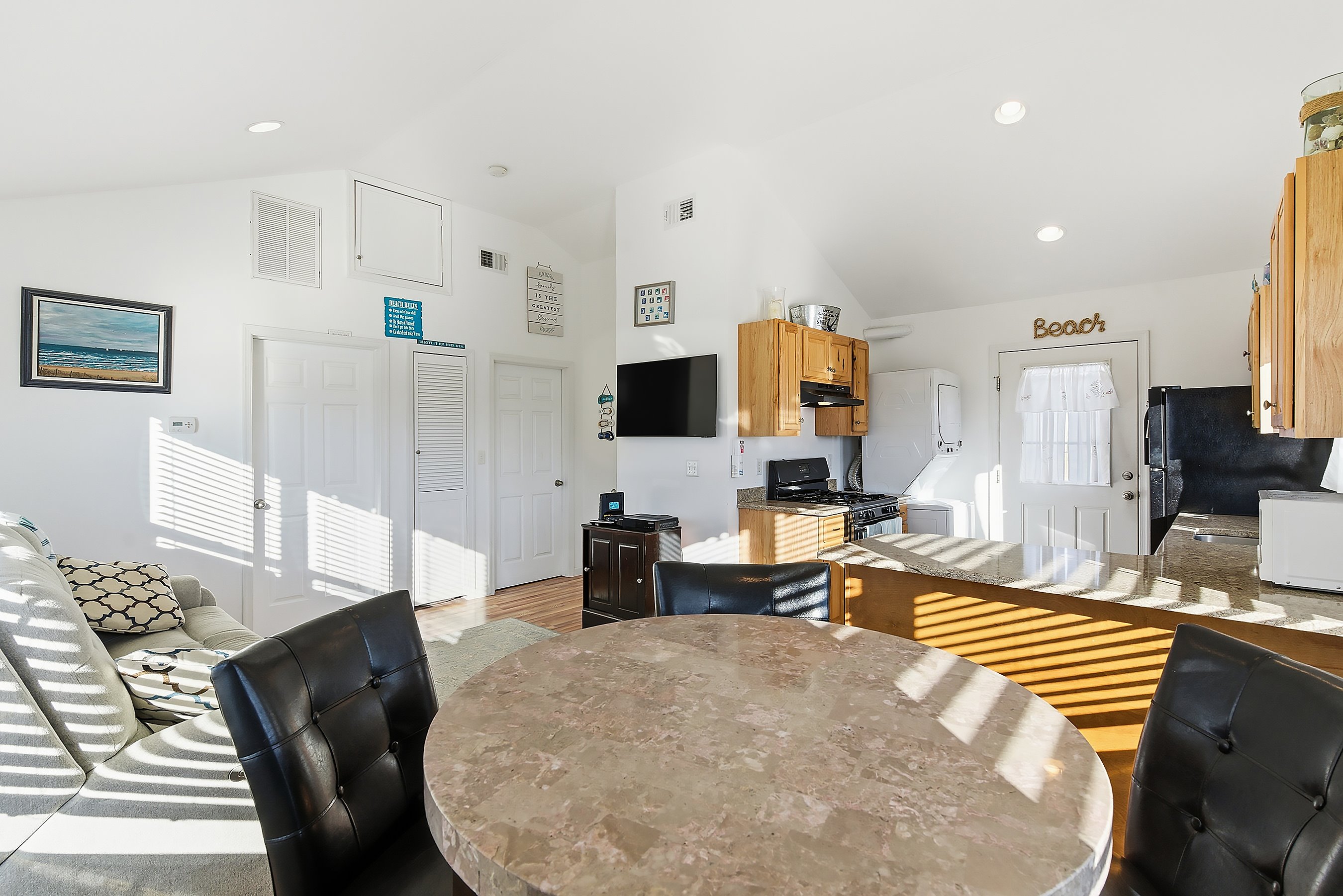 Lavallette, New Jersey, 08735, United States, 2 Bedrooms Bedrooms, ,2 BathroomsBathrooms,Residential,For Sale,2001933