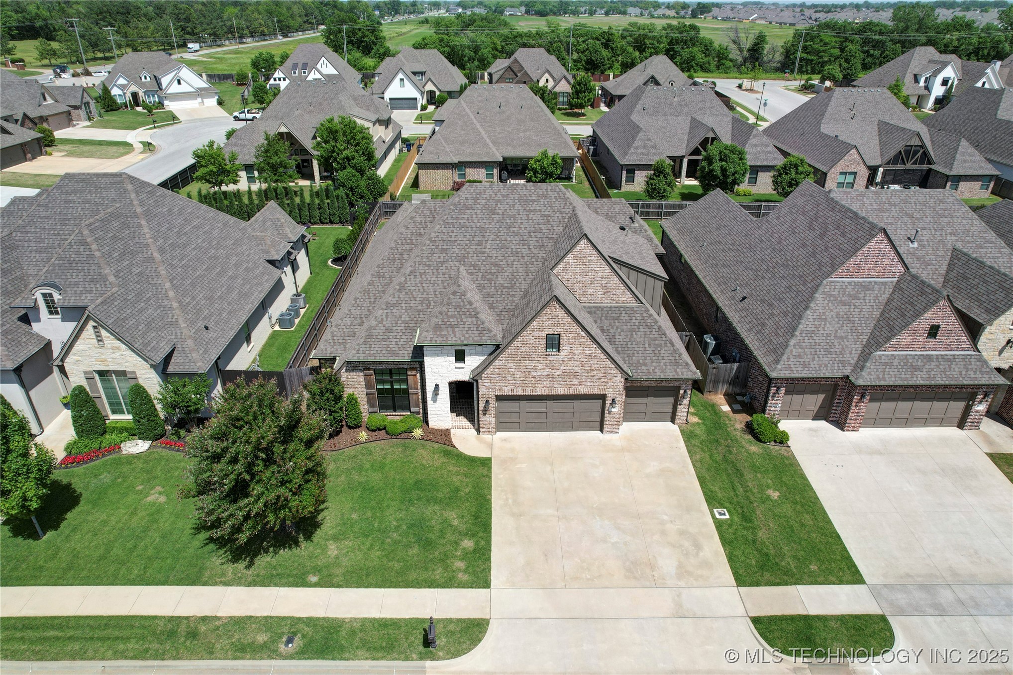 Bixby, Oklahoma, 74008, United States, 5 Bedrooms Bedrooms, ,4 BathroomsBathrooms,Residential,For Sale,1817544