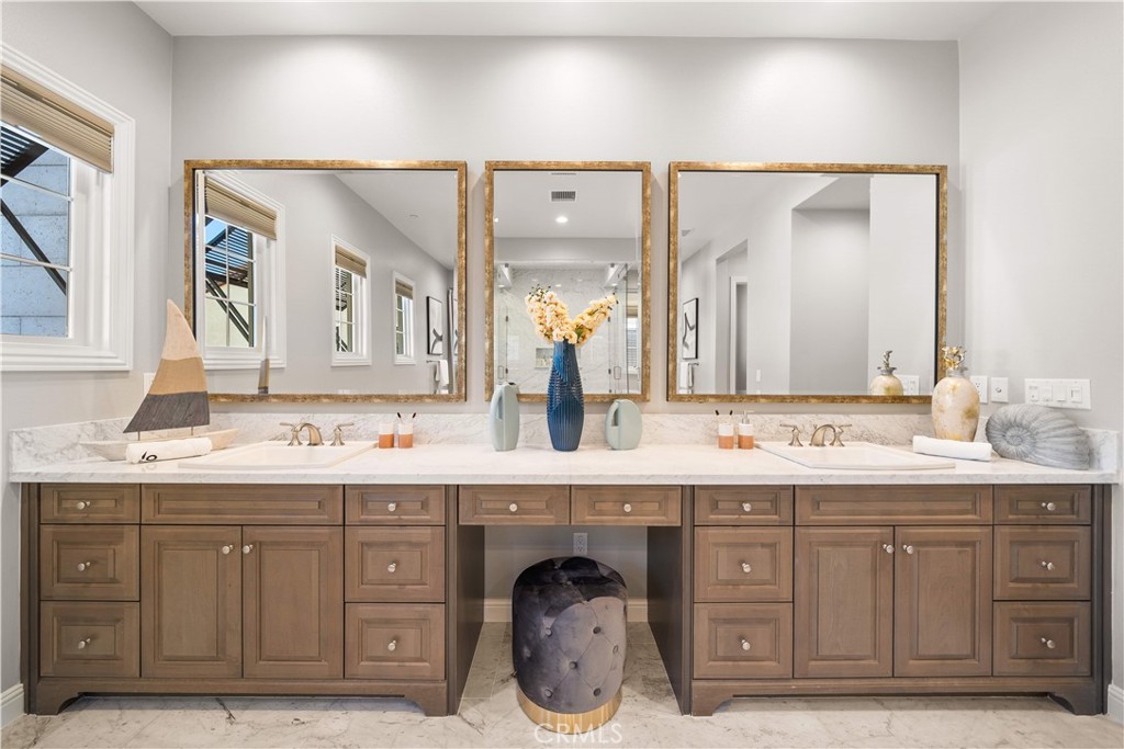 Irvine, California, 92602, United States, 5 Bedrooms Bedrooms, ,6 BathroomsBathrooms,Residential,For Sale,1982881