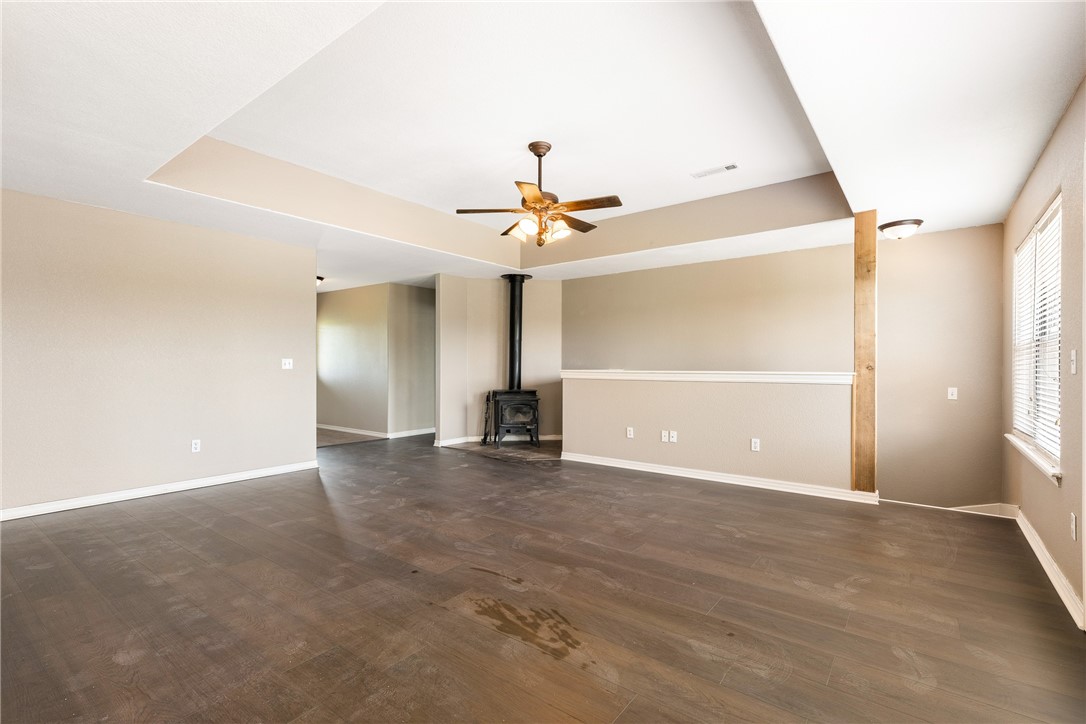 Huntsville, Arkansas, 72740, United States, 3 Bedrooms Bedrooms, ,4 BathroomsBathrooms,Residential,For Sale,1907713