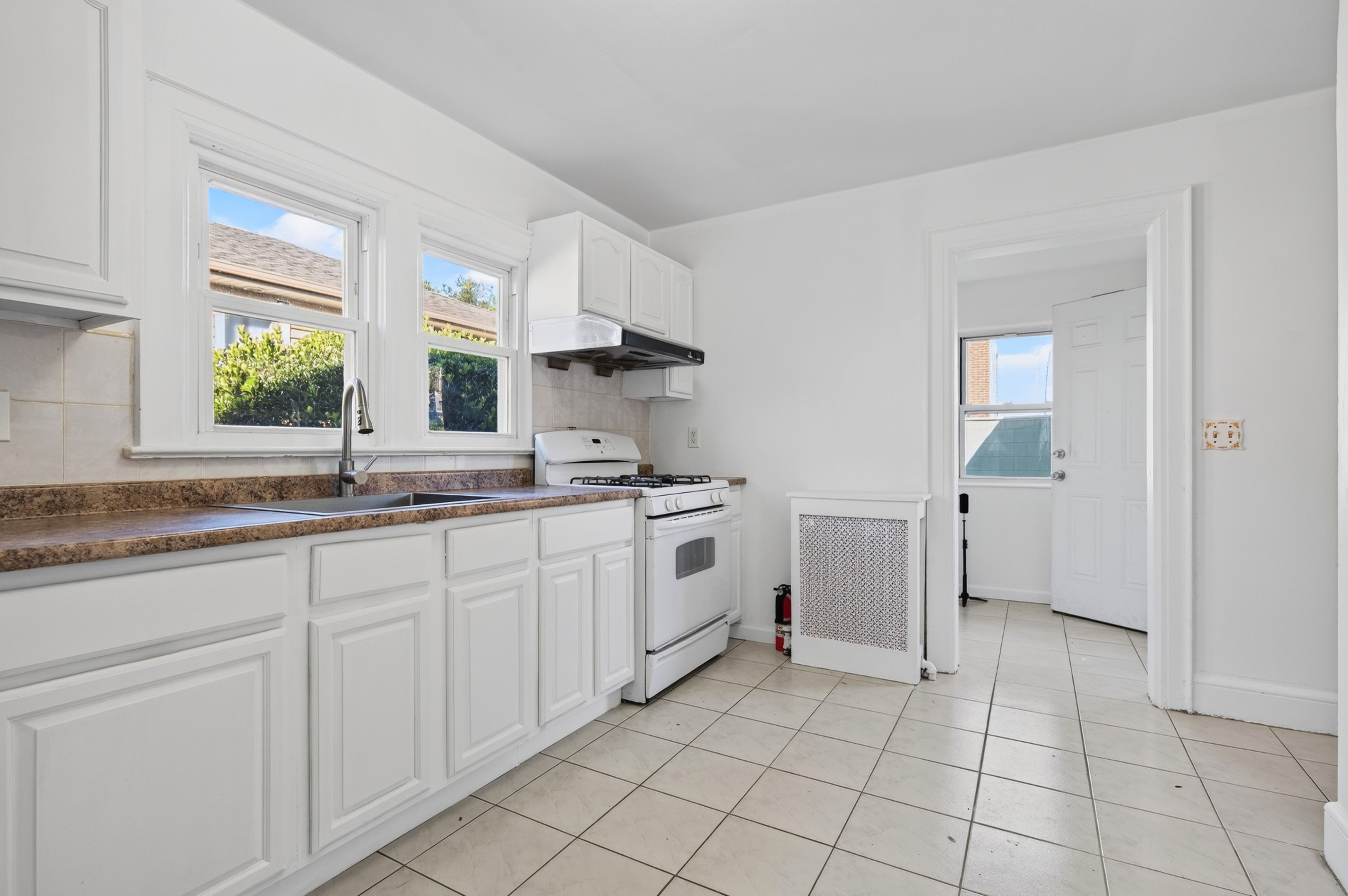  54 McKinley Avenue, Albertson, NY 11507 - 物件實景