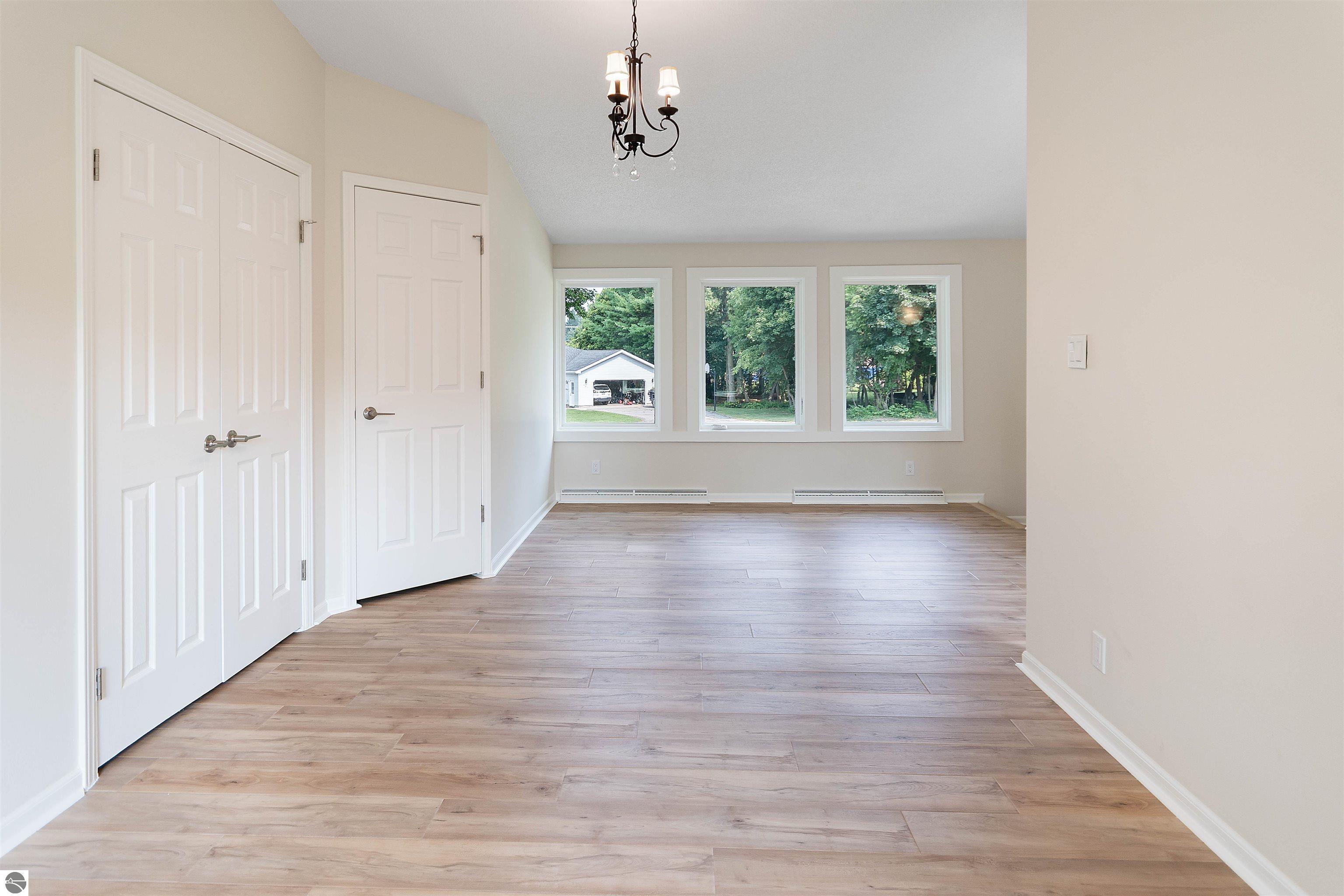 Traverse City, Michigan, 49686, United States, 4 Bedrooms Bedrooms, ,2 BathroomsBathrooms,Residential,For Sale,1908664