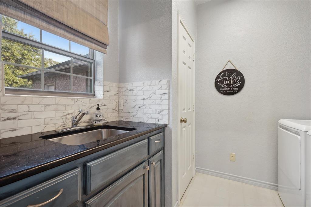 Pilot Point, Texas, 76258, United States, 4 Bedrooms Bedrooms, ,4 BathroomsBathrooms,Residential,For Sale,1974157