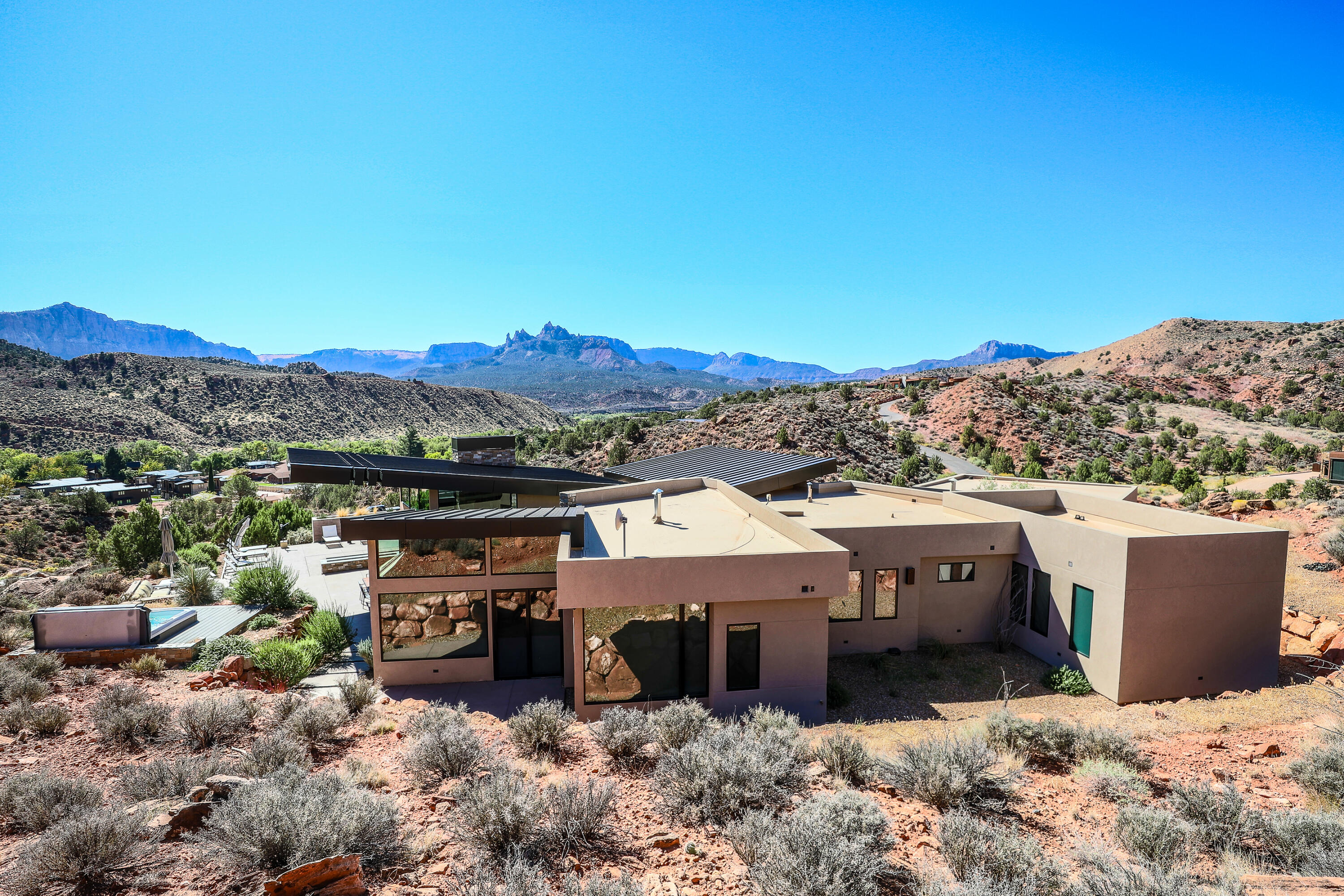 Springdale, Utah, 84767, United States, 4 Bedrooms Bedrooms, ,Residential,For Sale,1991496