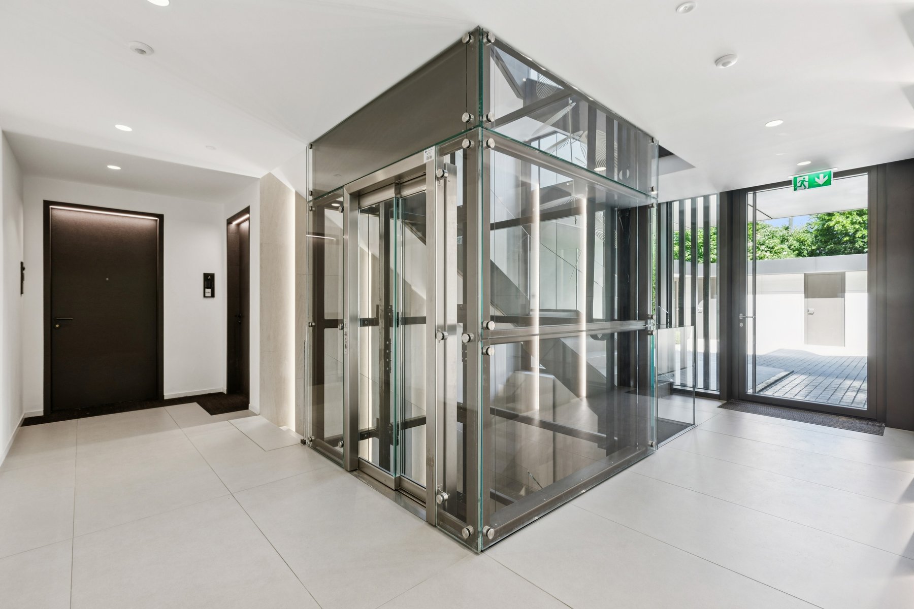  Unique opportunity - Exceptional garden-level apartment in a prestigious residen - 物件實景
