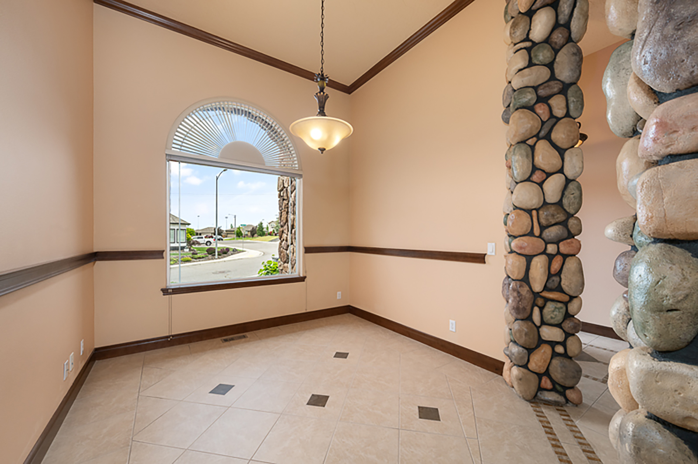  Canyon Lakes Highly Upgraded 1 Story Home - 物件實景