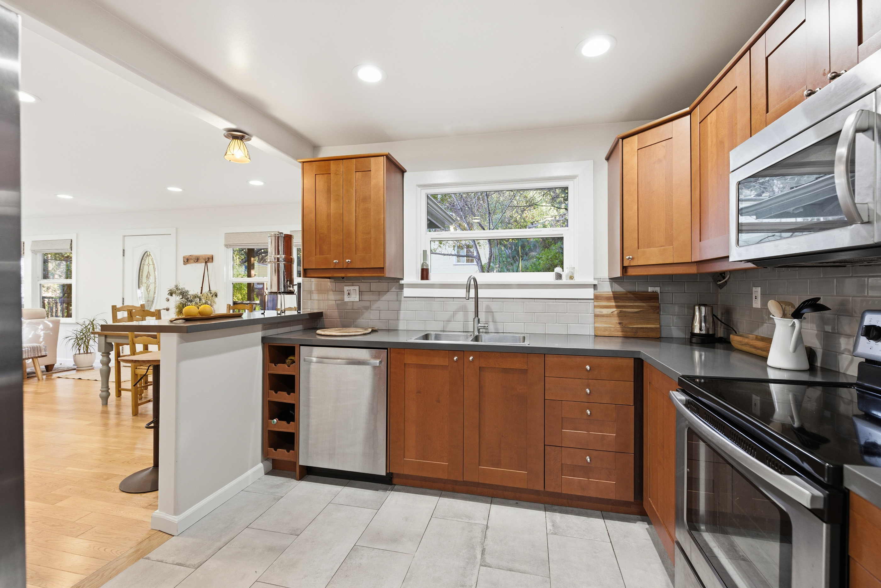  502 Fernwood Pacific Dr - 物件實景